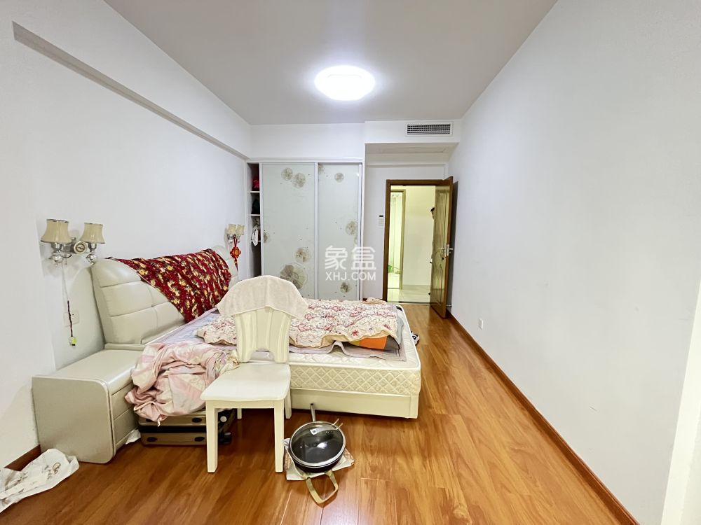 奥园养生城 4室2厅2卫 110.0万 奥园养生城 4室2厅2卫 110.0万室内图