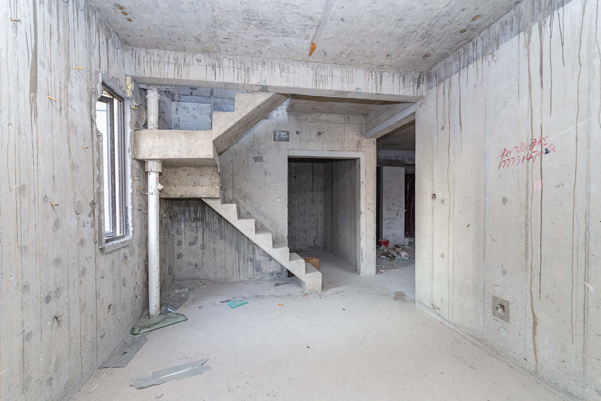 润和湘江天地AB区 4室2厅2卫 180.0万 润和湘江天地AB区 4室2厅2卫 180.0万卧室