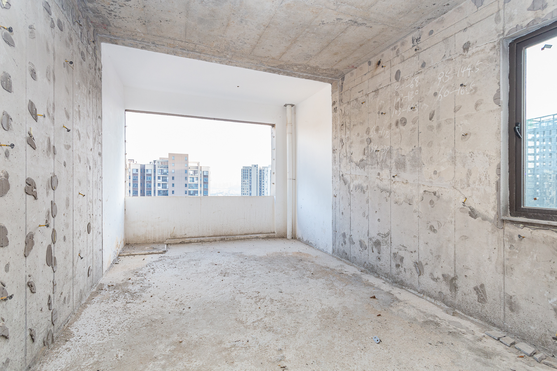 润和湘江天地AB区 4室2厅2卫 180.0万 润和湘江天地AB区 4室2厅2卫 180.0万卧室