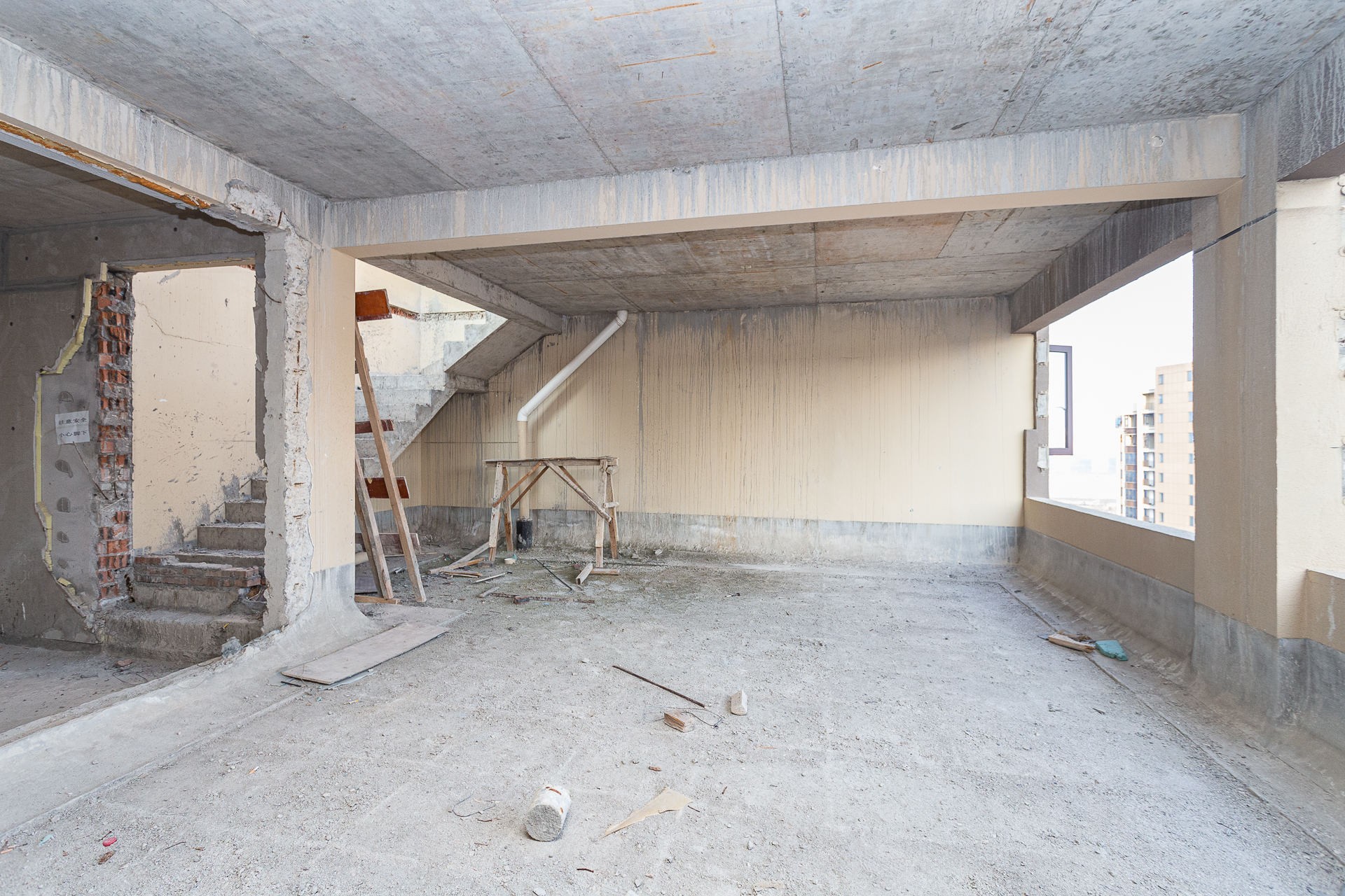 润和湘江天地AB区 4室2厅2卫 180.0万 润和湘江天地AB区 4室2厅2卫 180.0万卧室