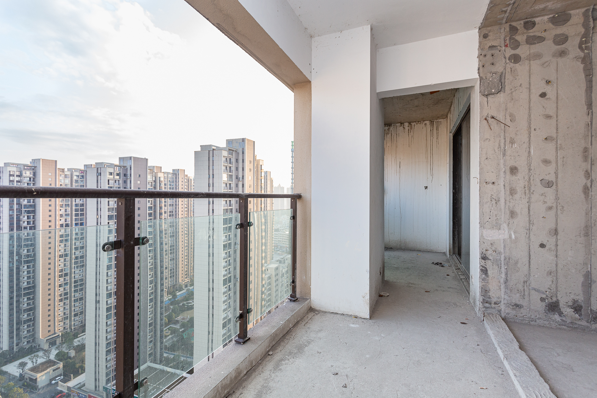 润和湘江天地AB区 4室2厅2卫 180.0万 润和湘江天地AB区 4室2厅2卫 180.0万阳台