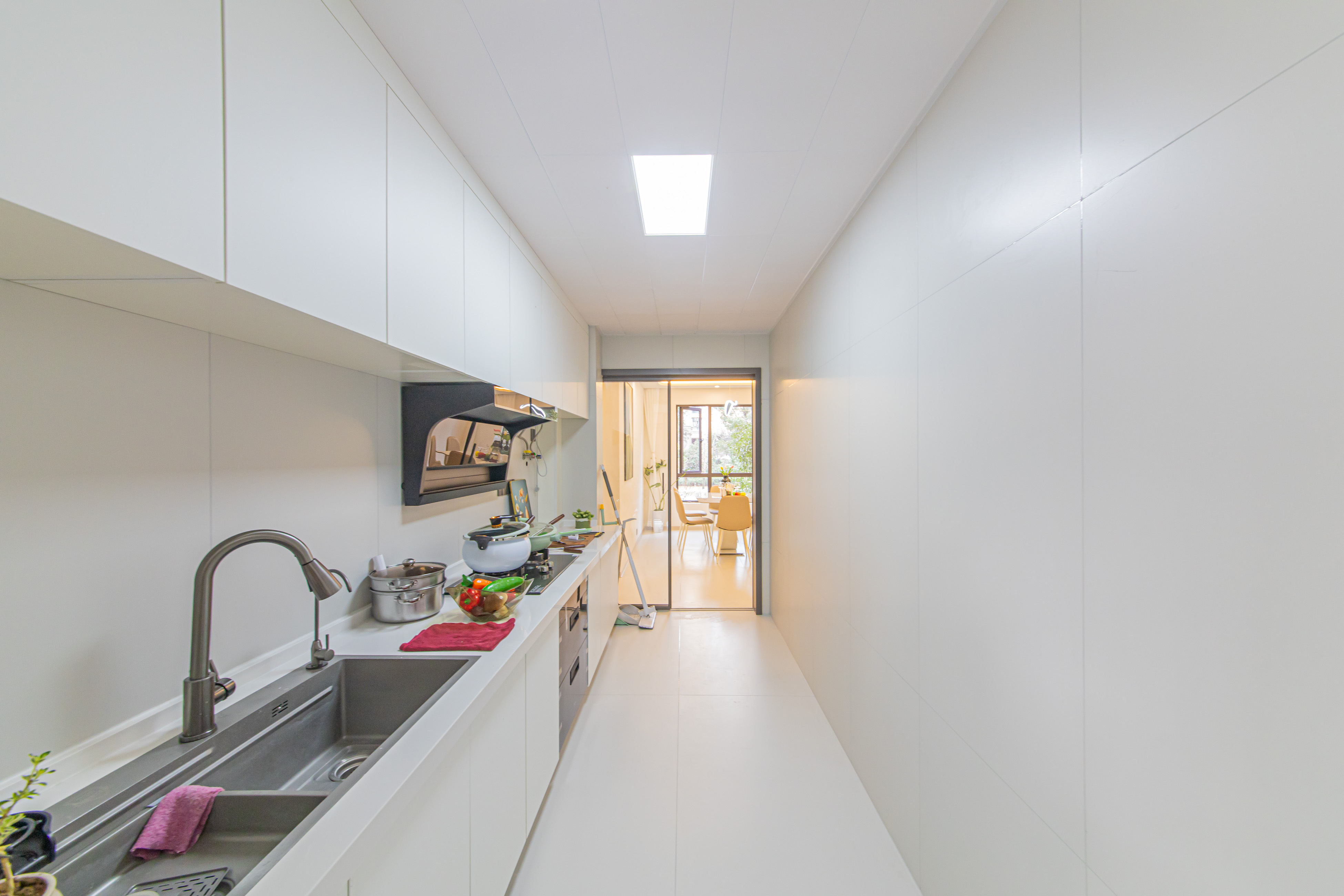 鑫远悦城(鑫远悦时代) 4室2厅2卫 139.0万 鑫远悦城(鑫远悦时代) 4室2厅2卫 139.0万厨房