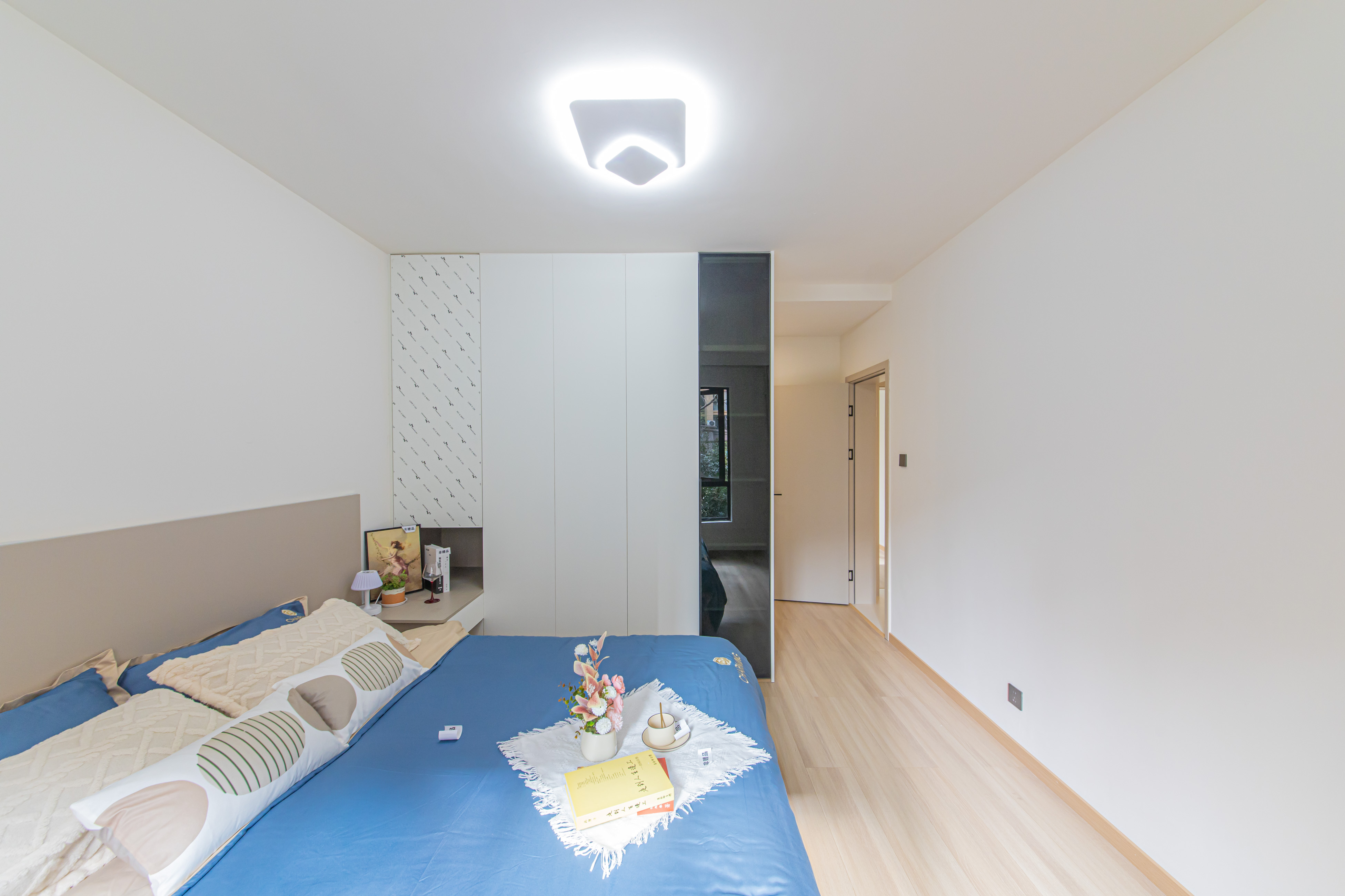 鑫远悦城(鑫远悦时代) 4室2厅2卫 139.0万 鑫远悦城(鑫远悦时代) 4室2厅2卫 139.0万卧室