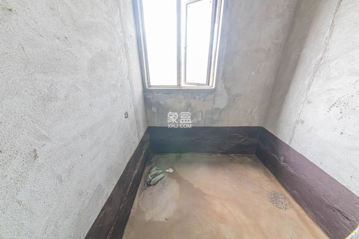 大唐印象一期云海湾  5室2厅3卫    300.0万 大唐印象一期云海湾  5室2厅3卫    300.0万卫生间