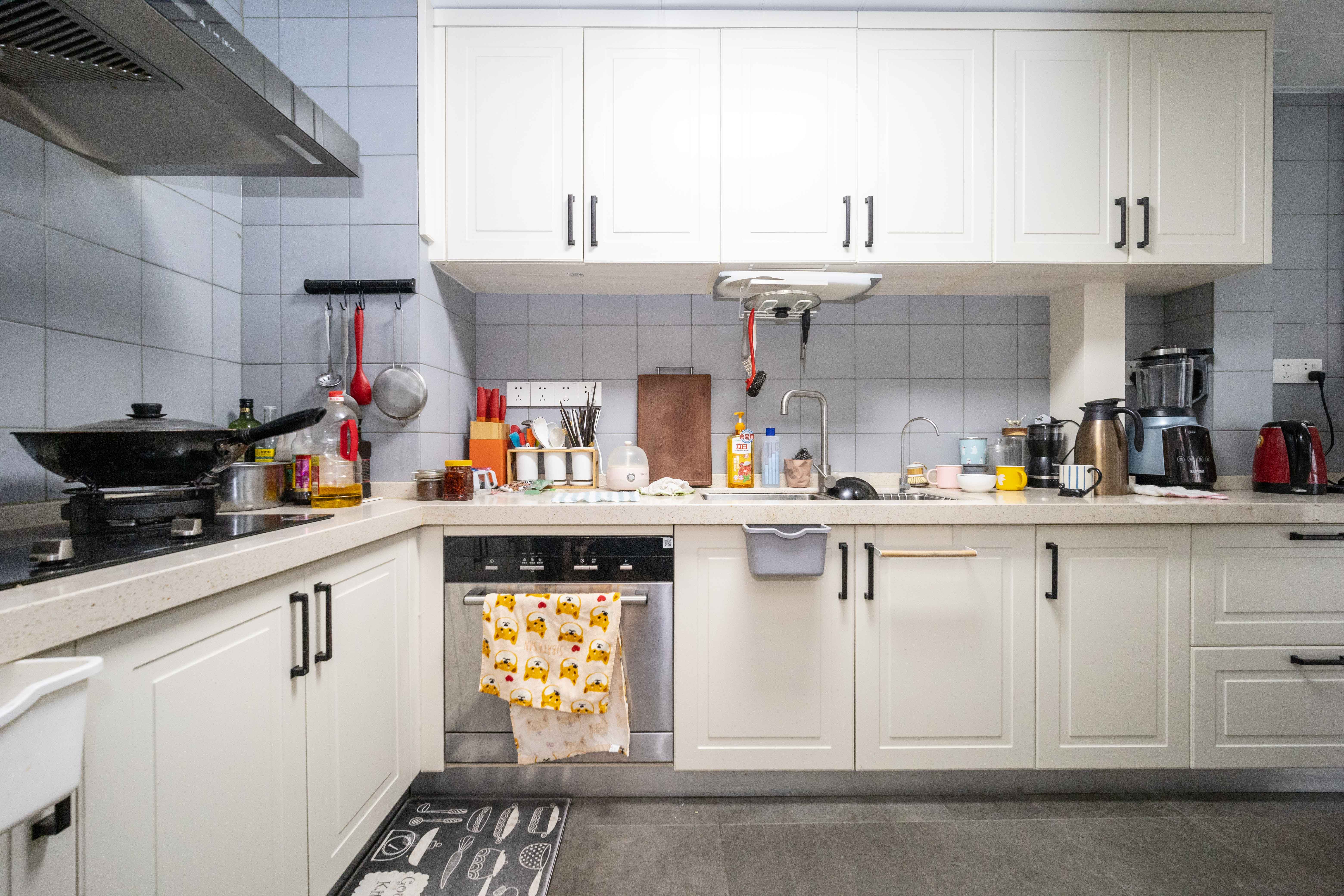 江河双水湾 4室2厅1卫 128.0万 江河双水湾 4室2厅1卫 128.0万厨房