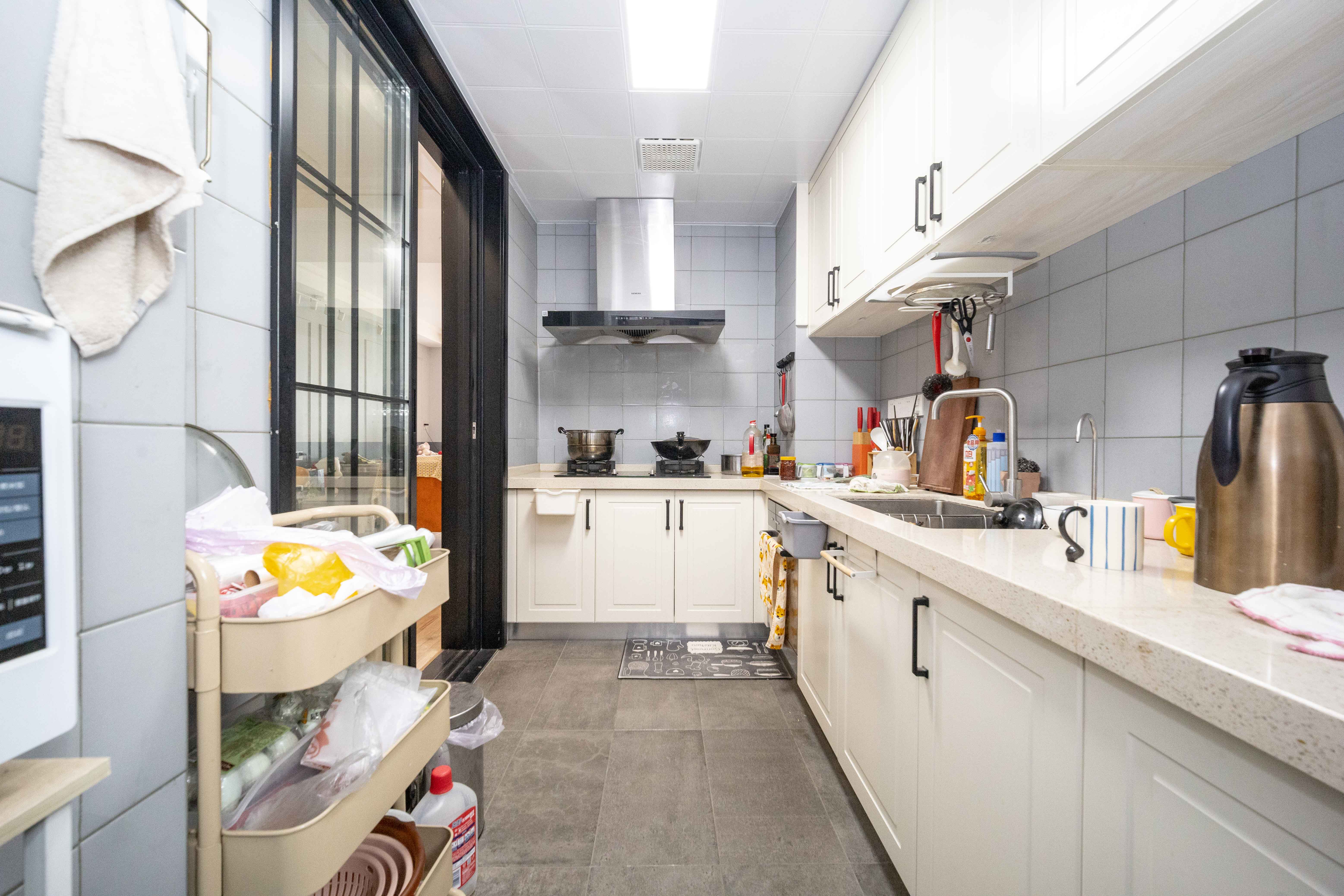 江河双水湾 4室2厅1卫 128.0万 江河双水湾 4室2厅1卫 128.0万厨房