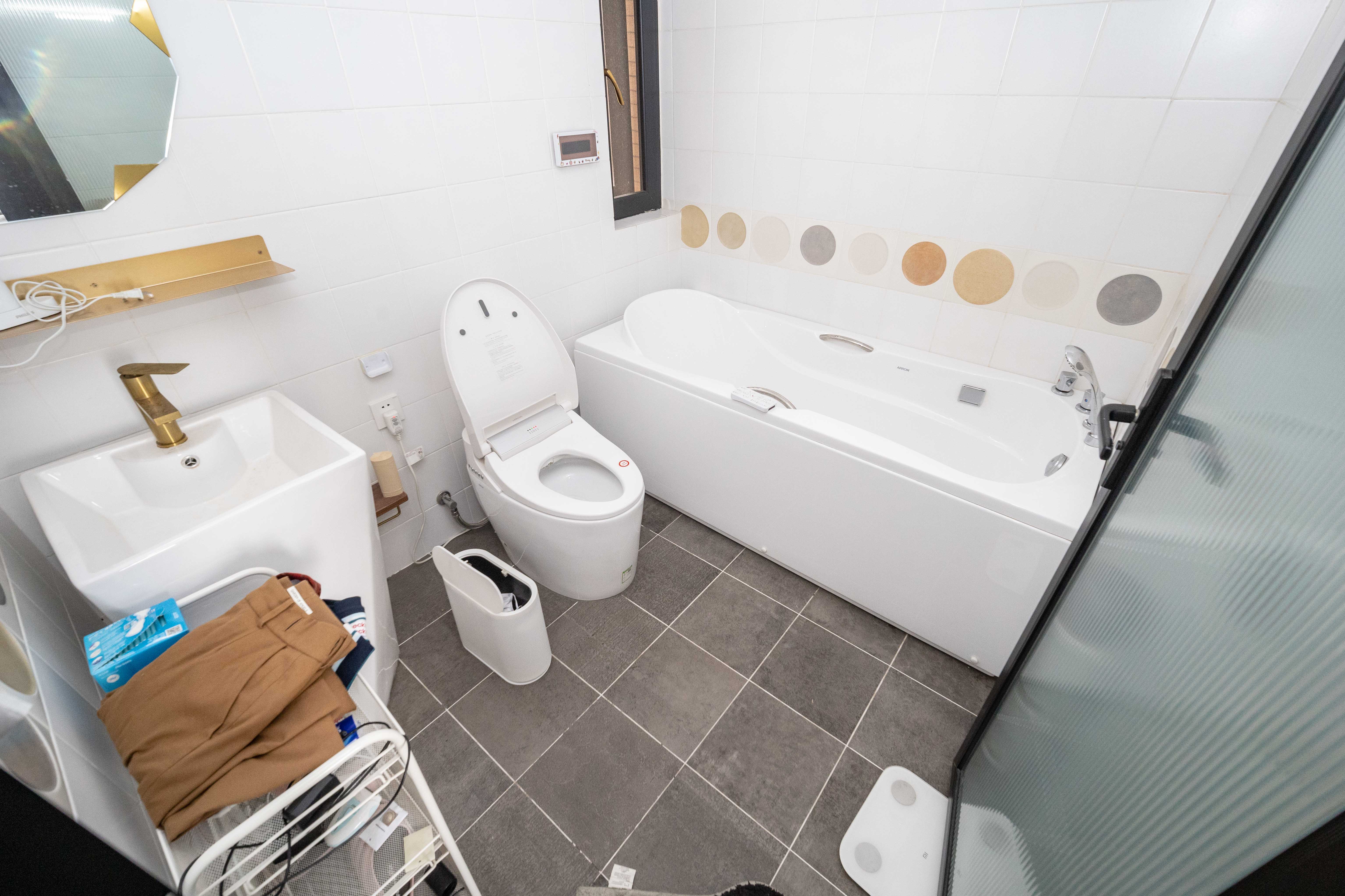 江河双水湾 4室2厅1卫 128.0万 江河双水湾 4室2厅1卫 128.0万卫生间