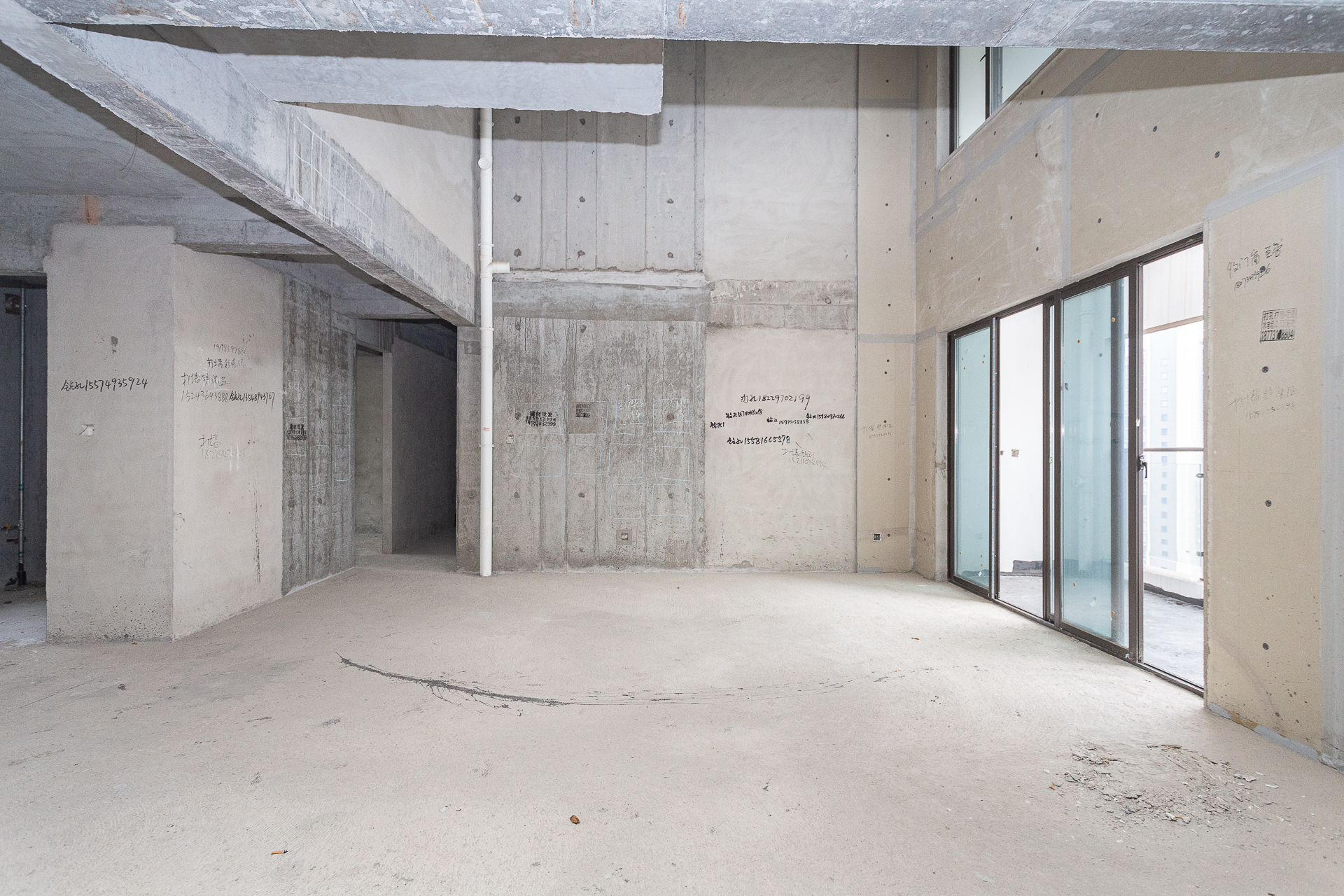 润和湘江天地AB区 2室2厅3卫 278.0万 润和湘江天地AB区 2室2厅3卫 278.0万客厅