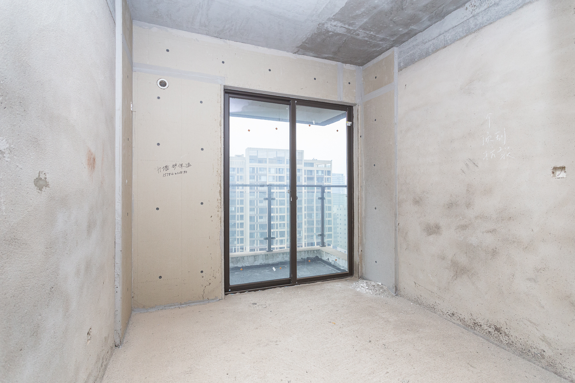 润和湘江天地AB区 2室2厅3卫 278.0万 润和湘江天地AB区 2室2厅3卫 278.0万卧室