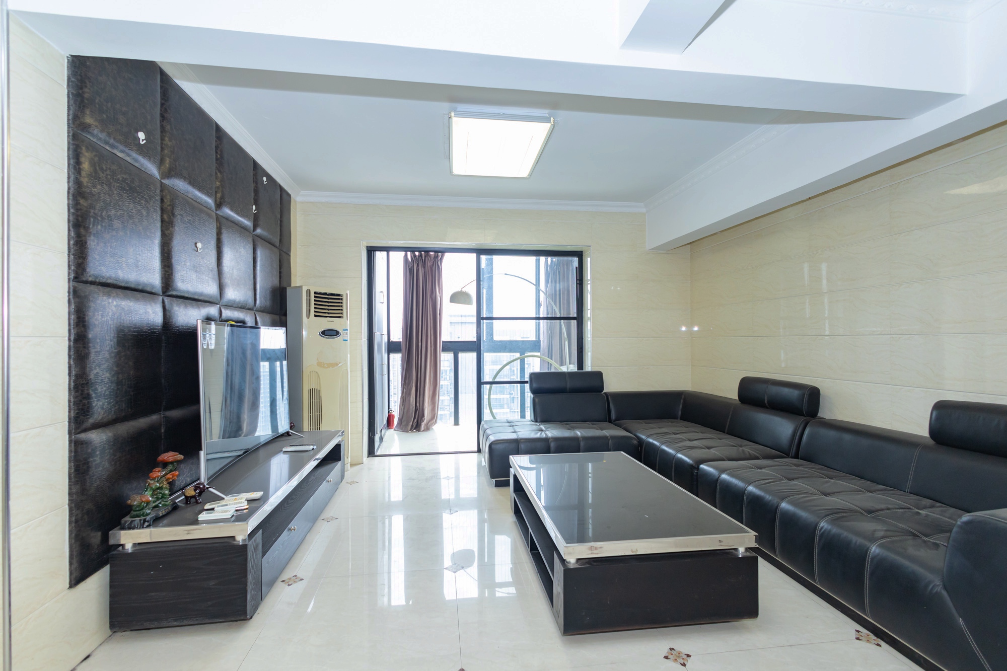 尚都花园城 4室2厅2卫 79.0万 尚都花园城 4室2厅2卫 79.0万客厅