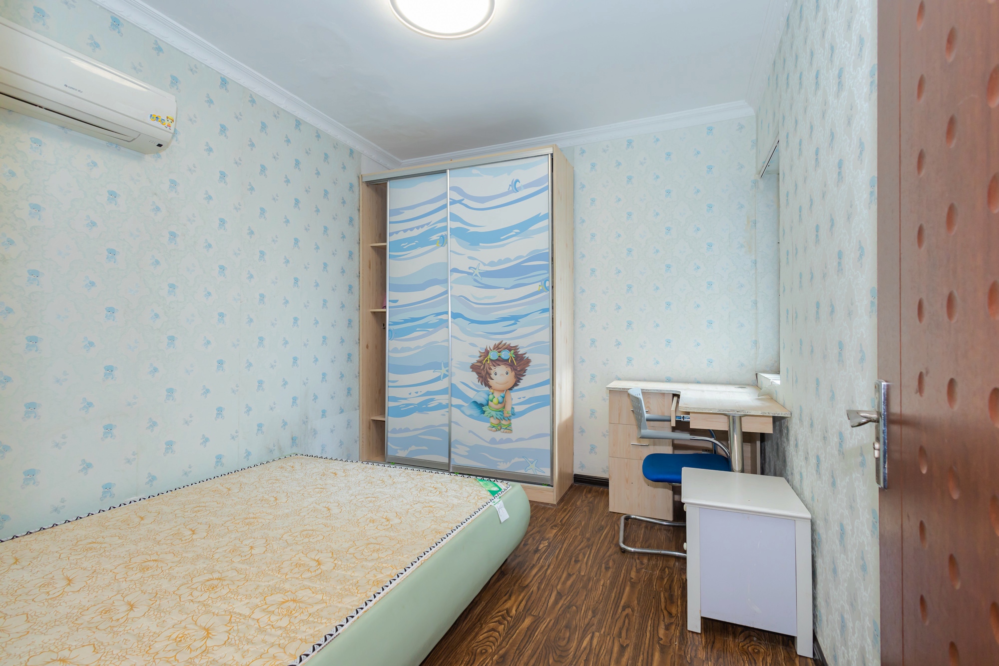 尚都花园城 4室2厅2卫 79.0万 尚都花园城 4室2厅2卫 79.0万卧室