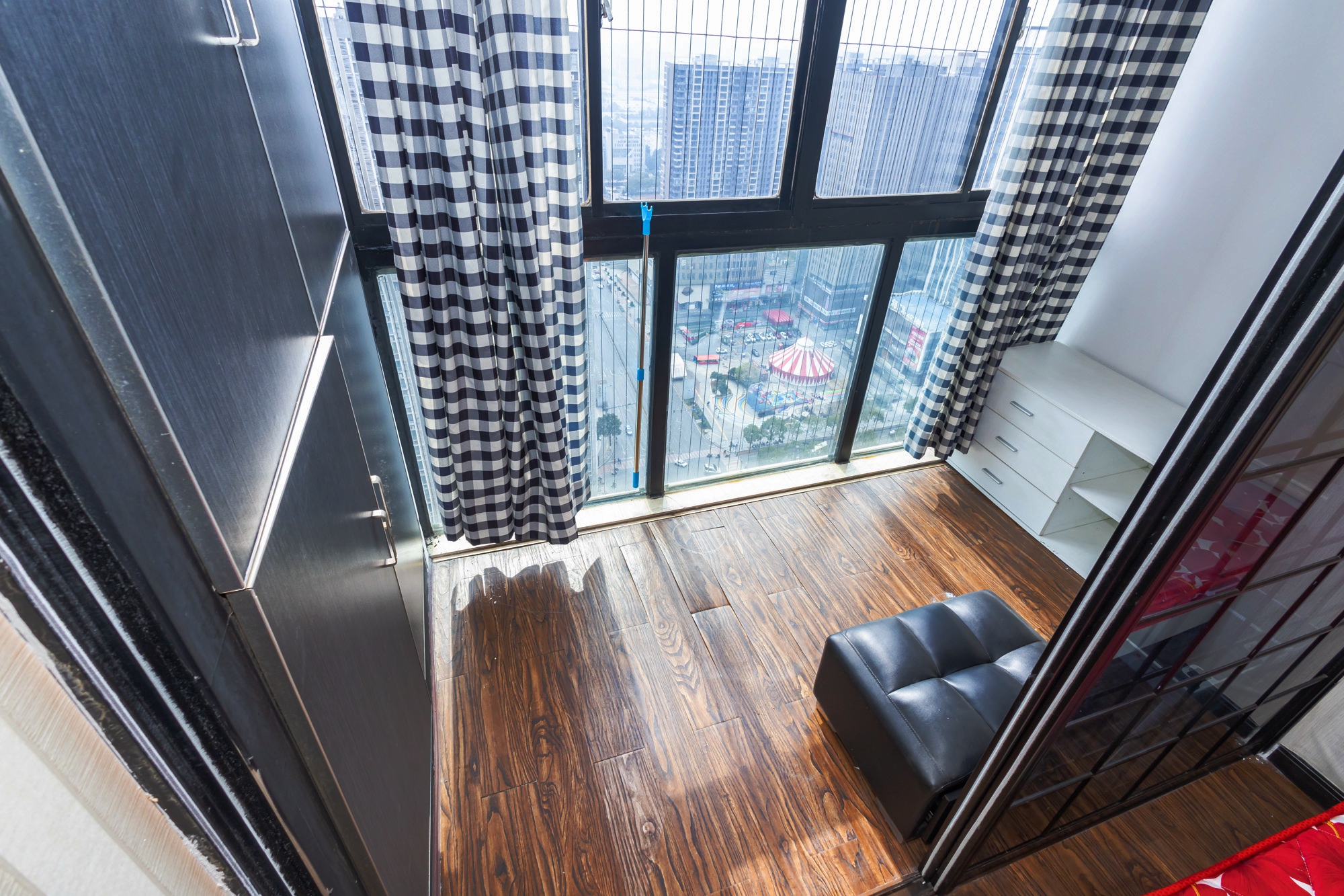 尚都花园城 4室2厅2卫 79.0万 尚都花园城 4室2厅2卫 79.0万阳台