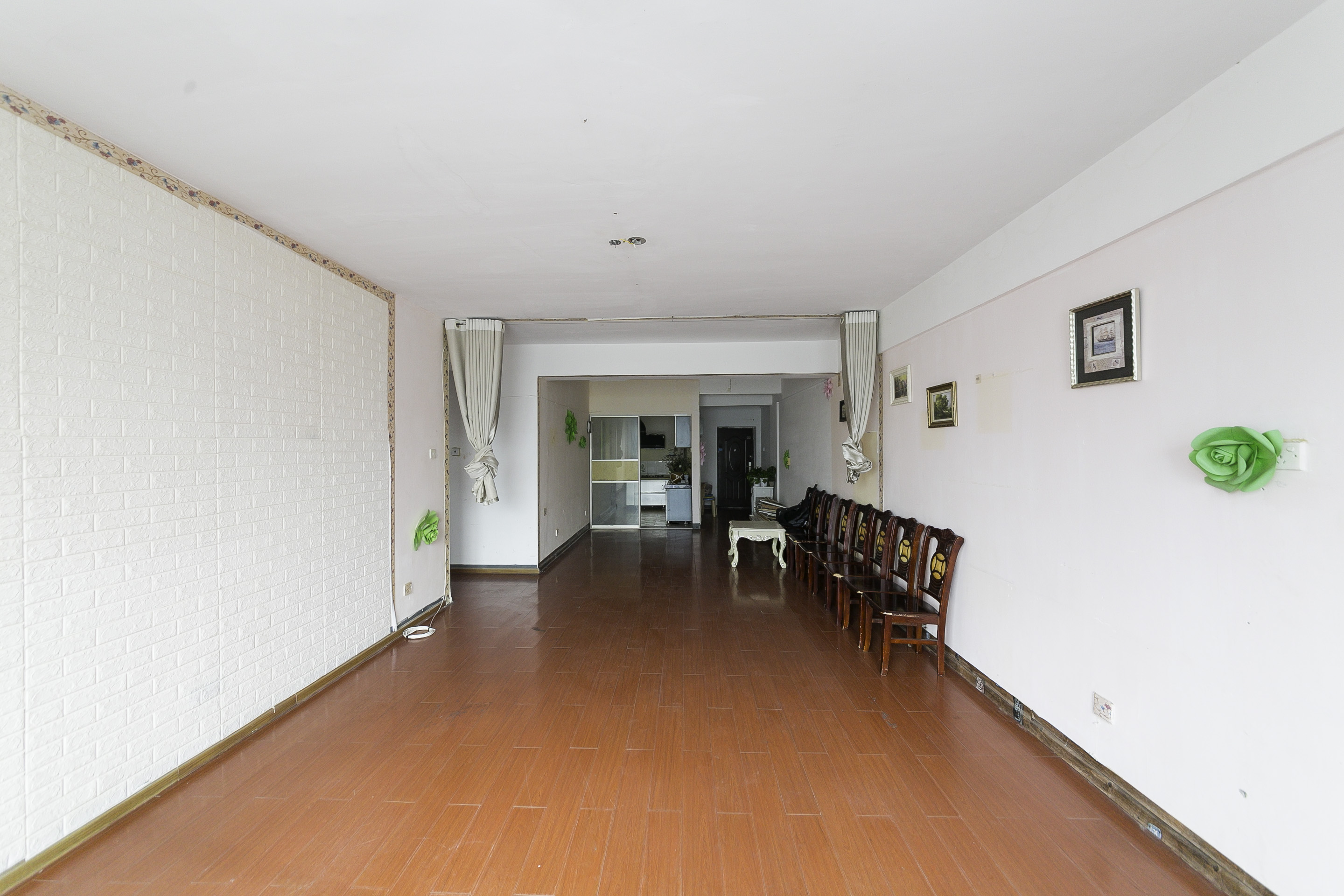 环达路桥  3室2厅1卫    109.0万 环达路桥  3室2厅1卫    109.0万客厅