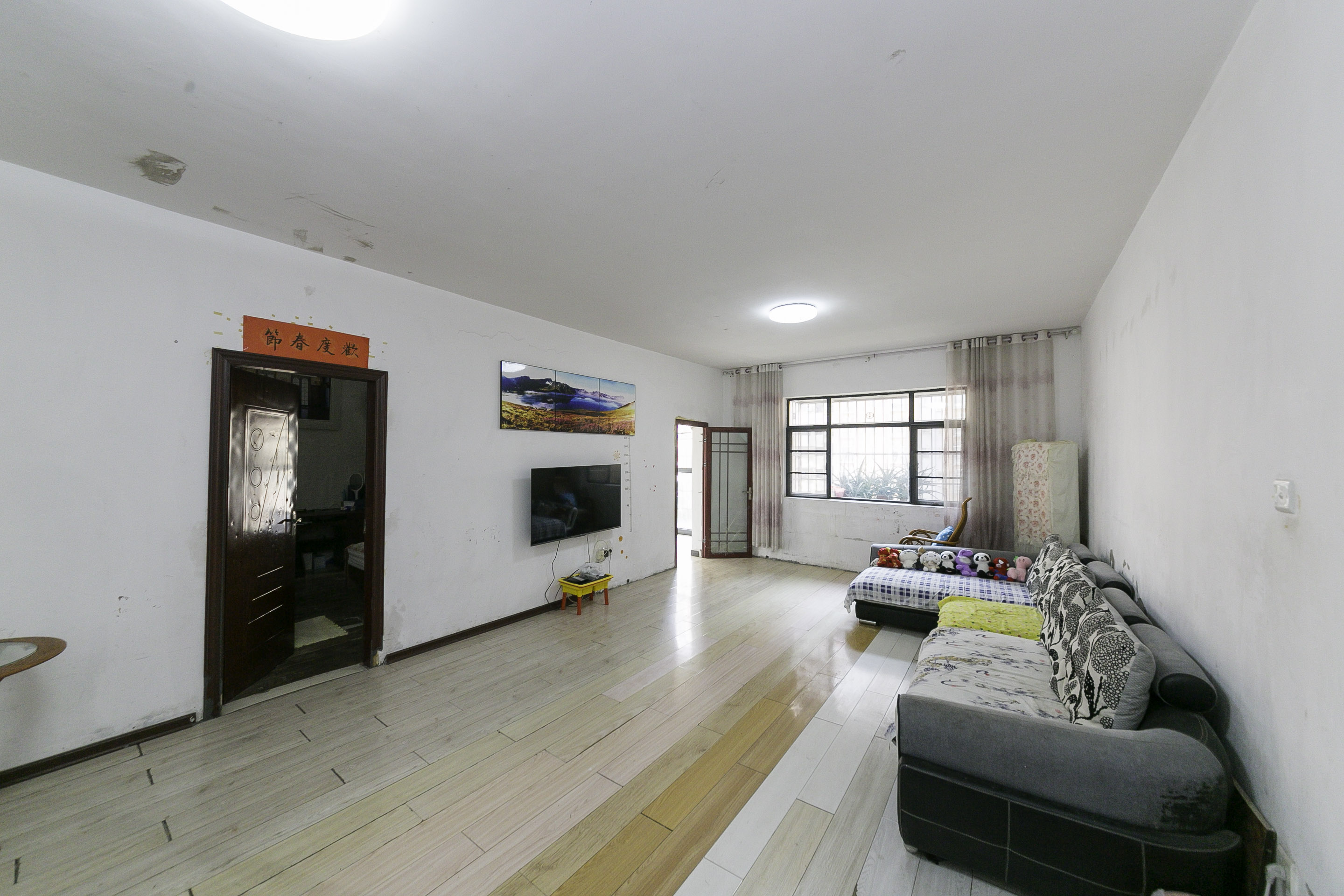 湘府名邸(同力家园) 3室2厅2卫 86.0万 湘府名邸(同力家园) 3室2厅2卫 86.0万客厅