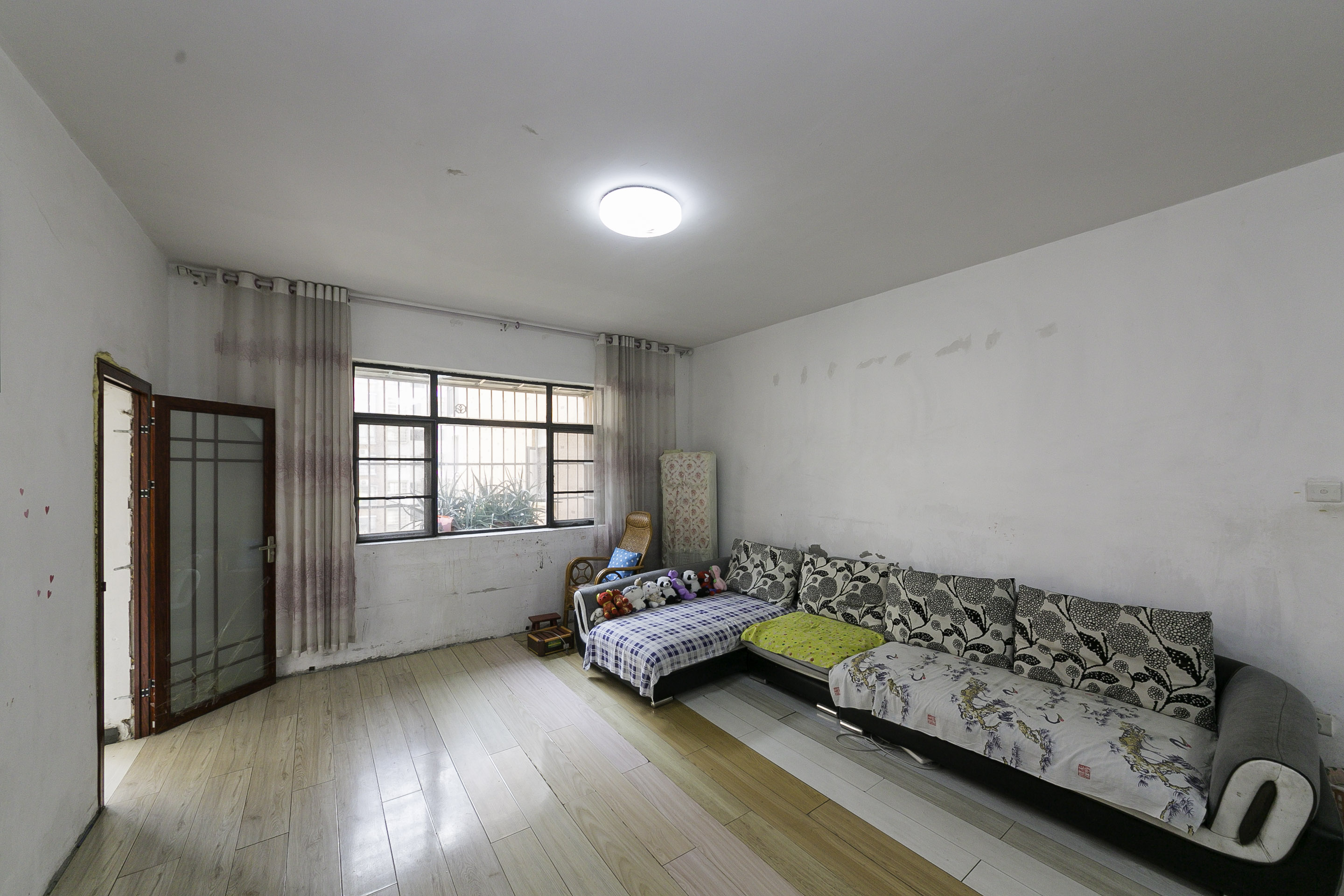 湘府名邸(同力家园) 3室2厅2卫 86.0万 湘府名邸(同力家园) 3室2厅2卫 86.0万卧室