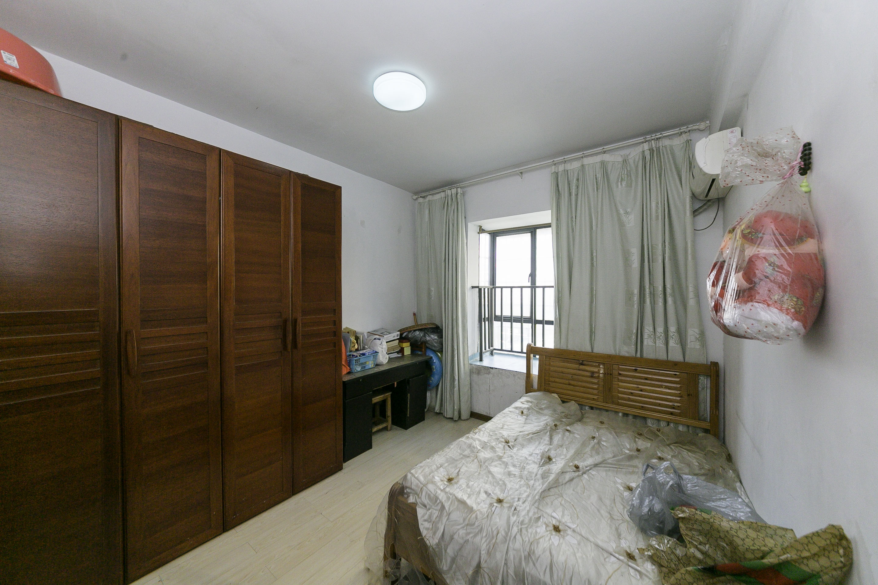 湘府名邸(同力家园) 3室2厅2卫 86.0万 湘府名邸(同力家园) 3室2厅2卫 86.0万卧室