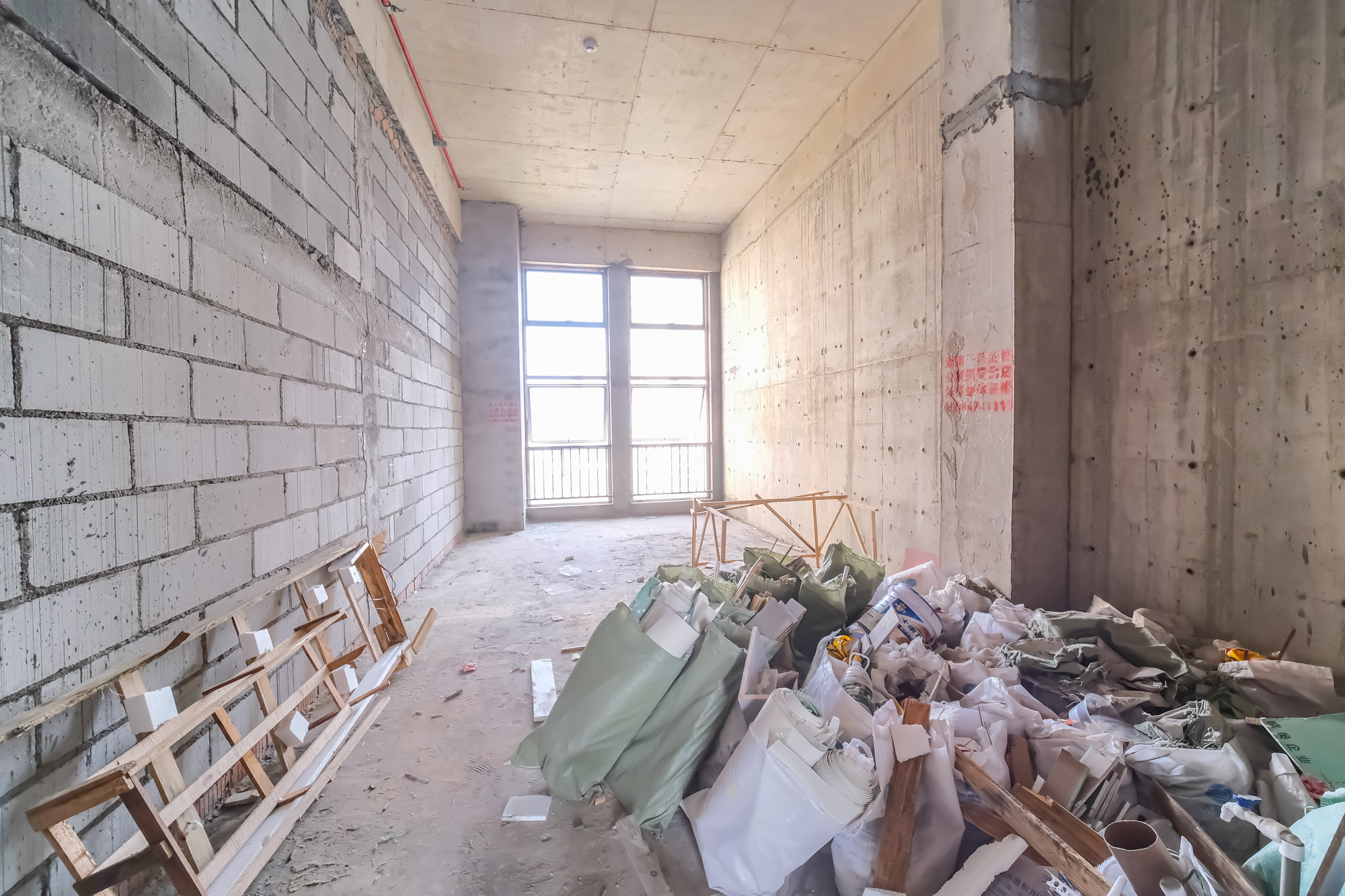 佳俊万家府 1室1厅1卫 32.0万 佳俊万家府 1室1厅1卫 32.0万客厅