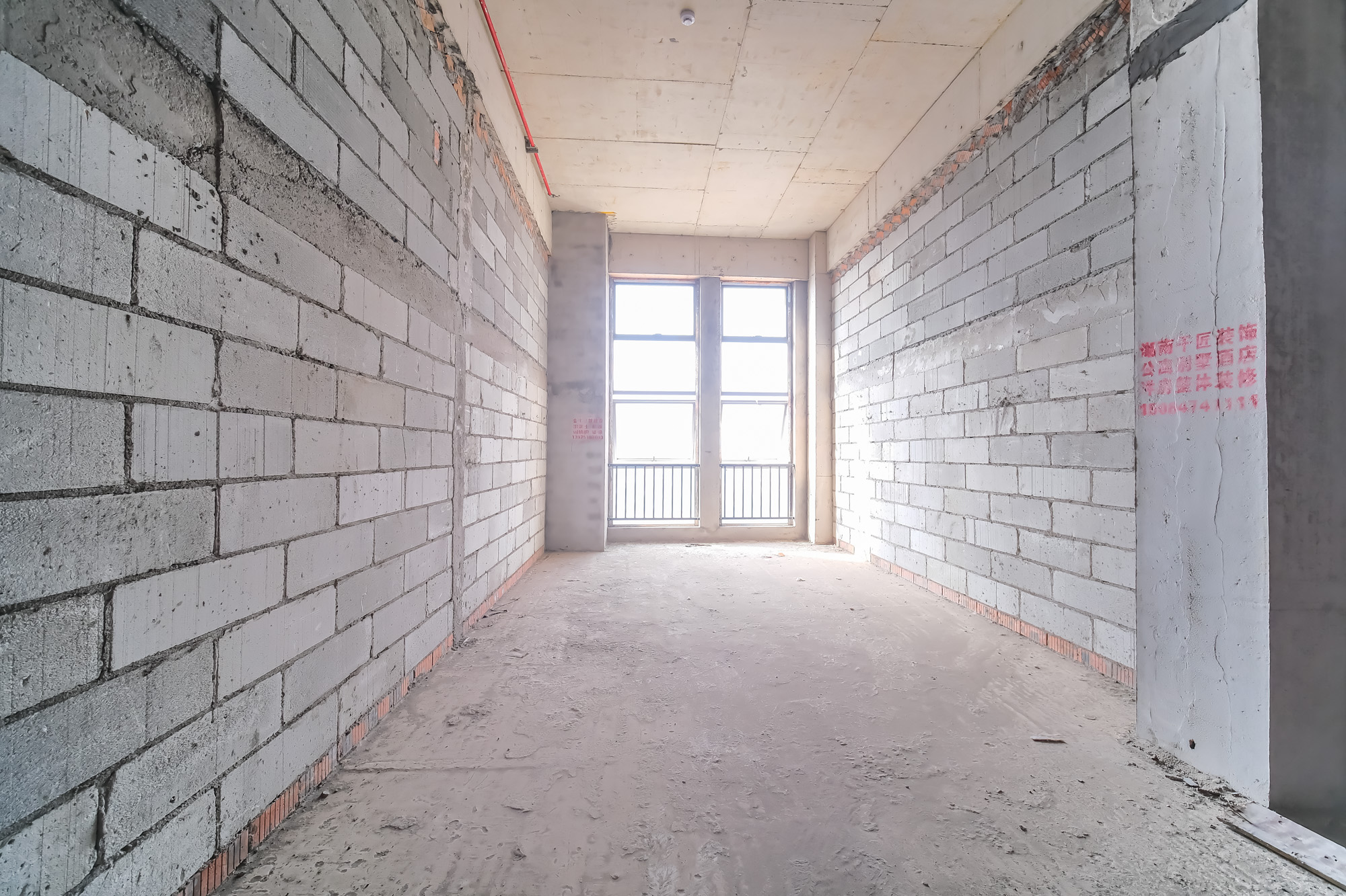 佳俊万家府  1室1厅1卫    32.0万 佳俊万家府  1室1厅1卫    32.0万客厅