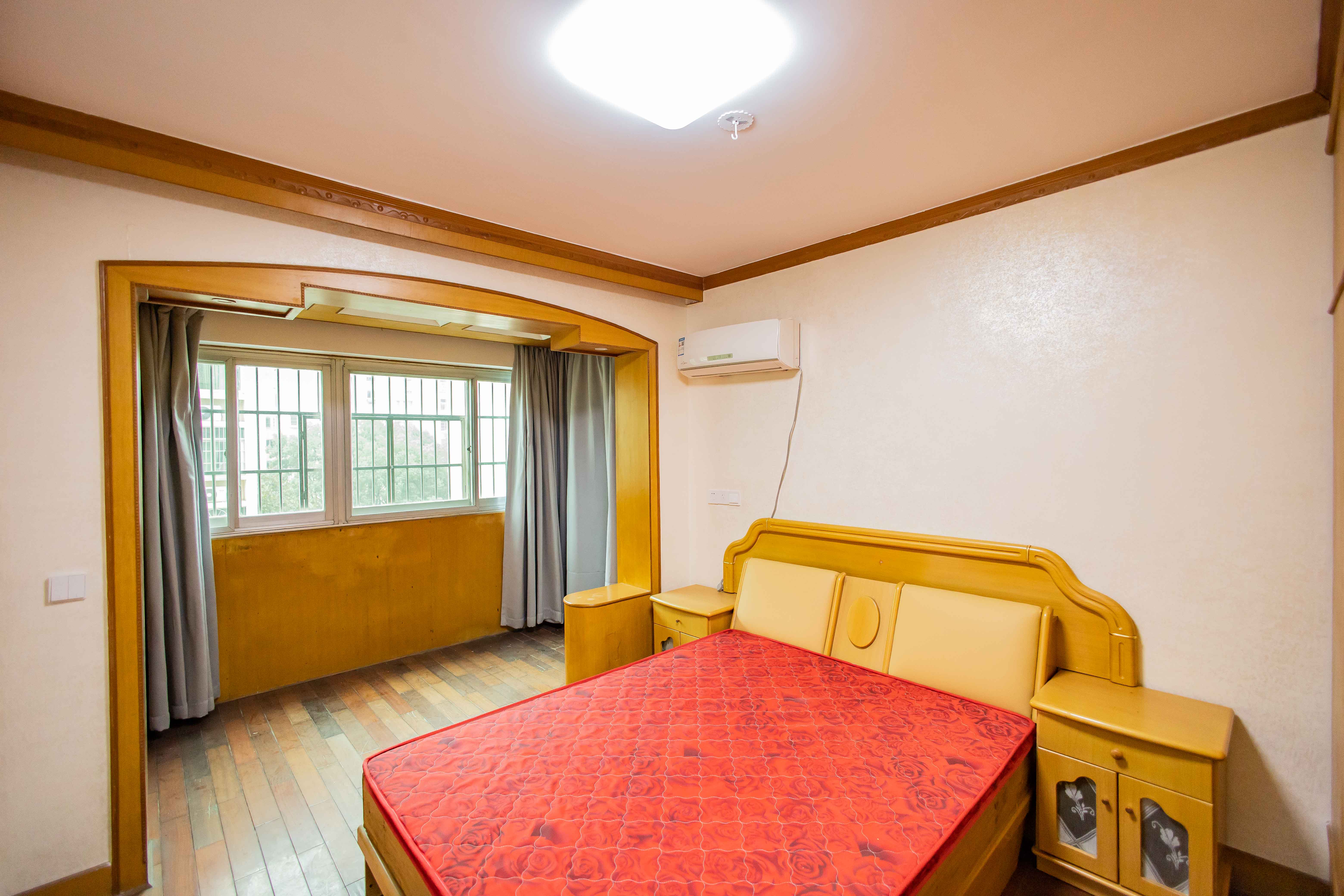 咸嘉新村嘉文苑  3室2厅1卫   125.00万卧室