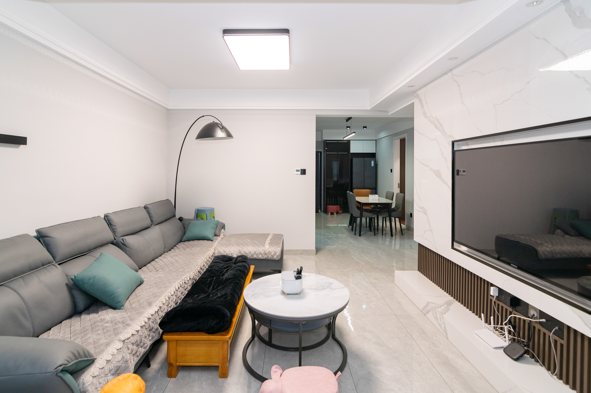 华城城市广场 3室2厅2卫 80.0万 华城城市广场 3室2厅2卫 80.0万客厅