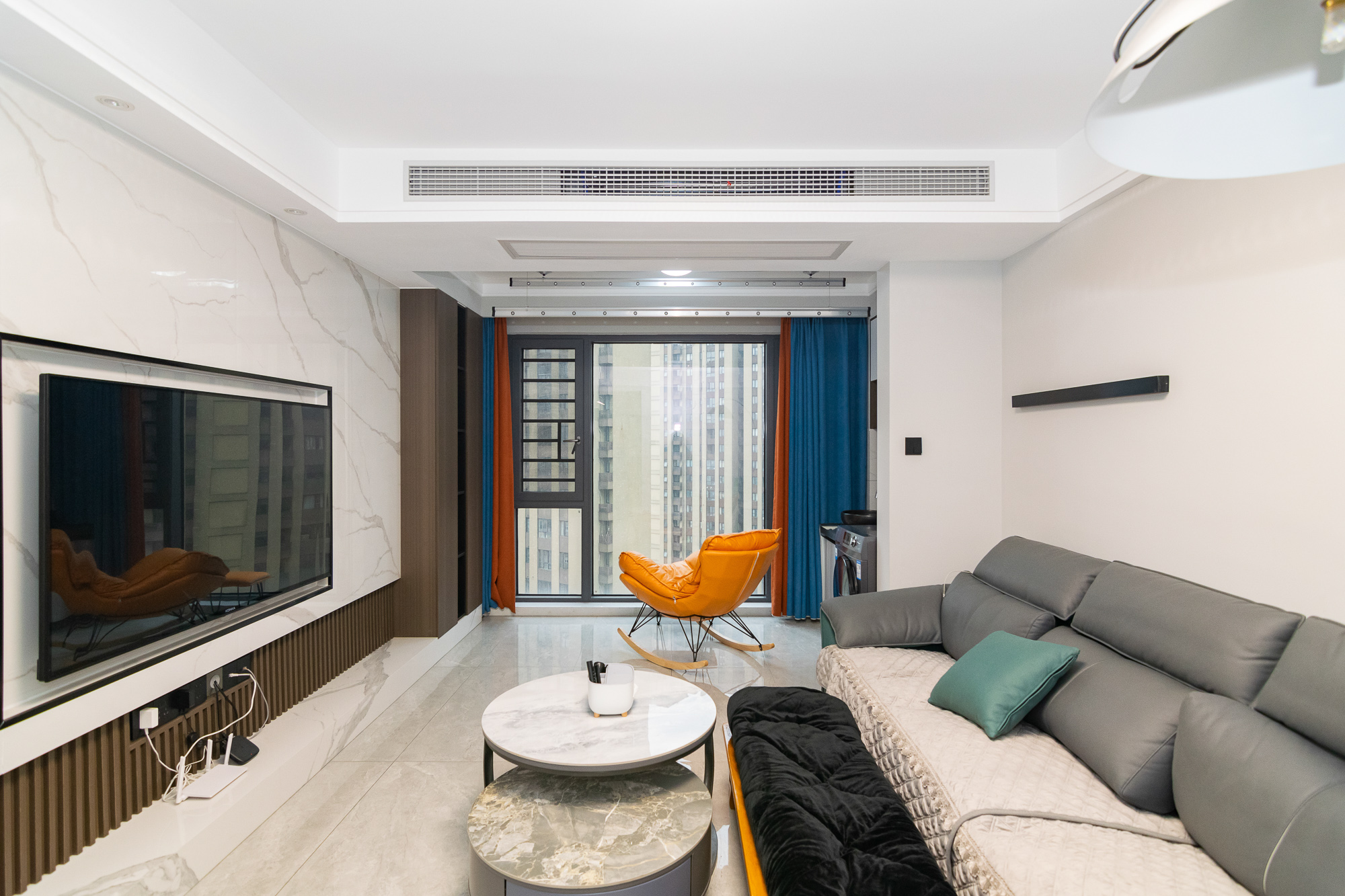 华城城市广场 3室2厅2卫 80.0万 华城城市广场 3室2厅2卫 80.0万客厅