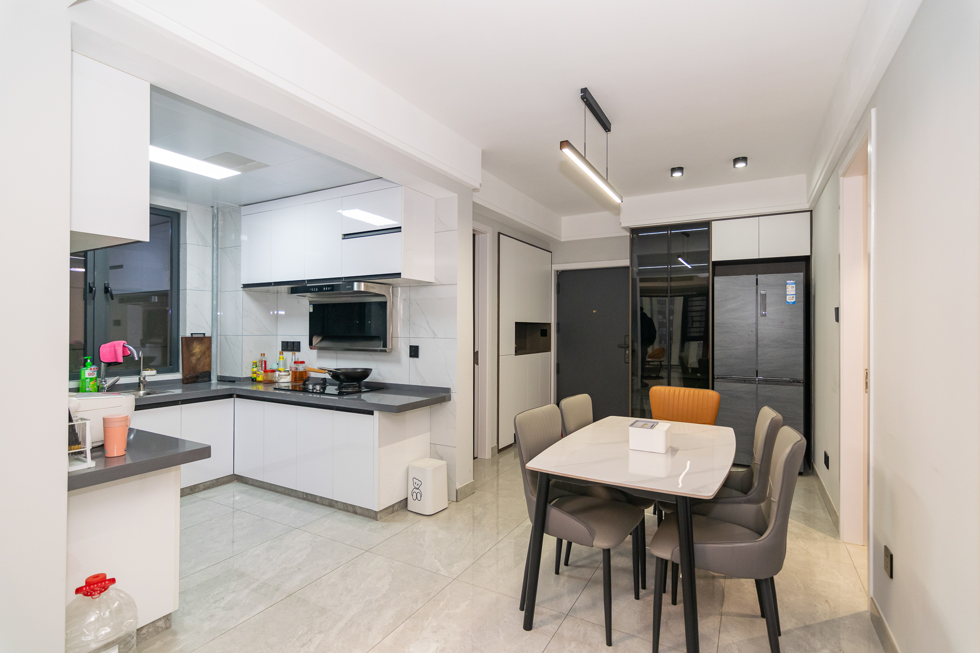 华城城市广场 3室2厅2卫 80.0万 华城城市广场 3室2厅2卫 80.0万客厅