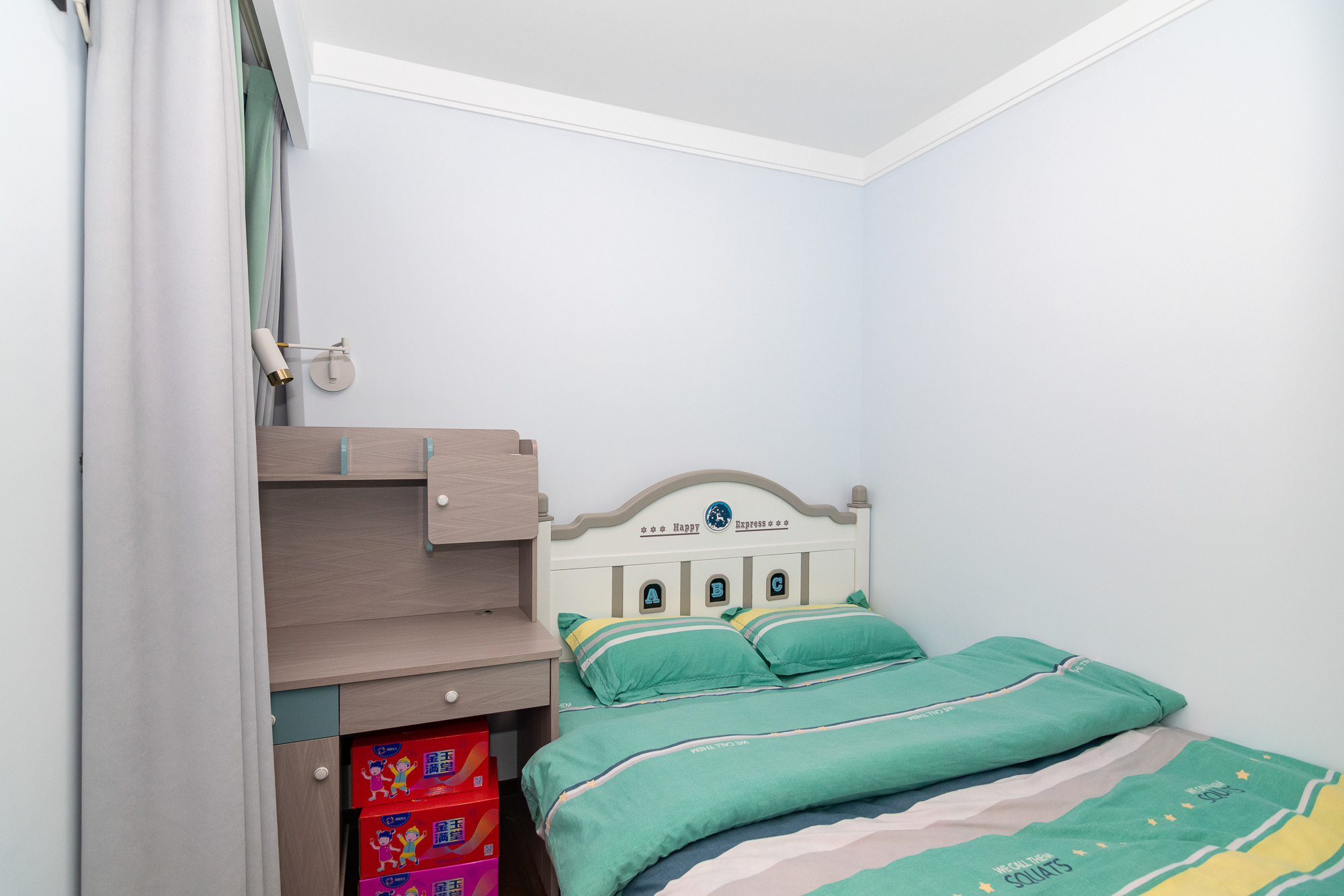 华城城市广场 3室2厅2卫 80.0万 华城城市广场 3室2厅2卫 80.0万卧室