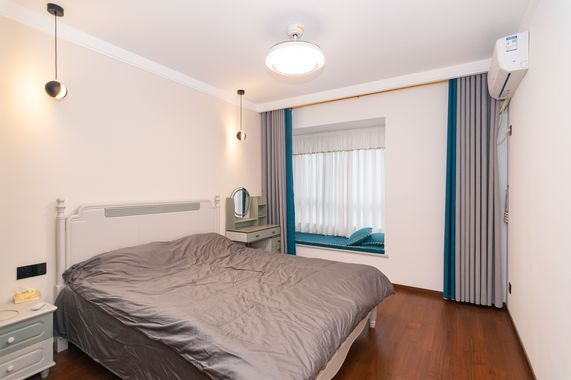 华城城市广场 3室2厅2卫 80.0万 华城城市广场 3室2厅2卫 80.0万卧室