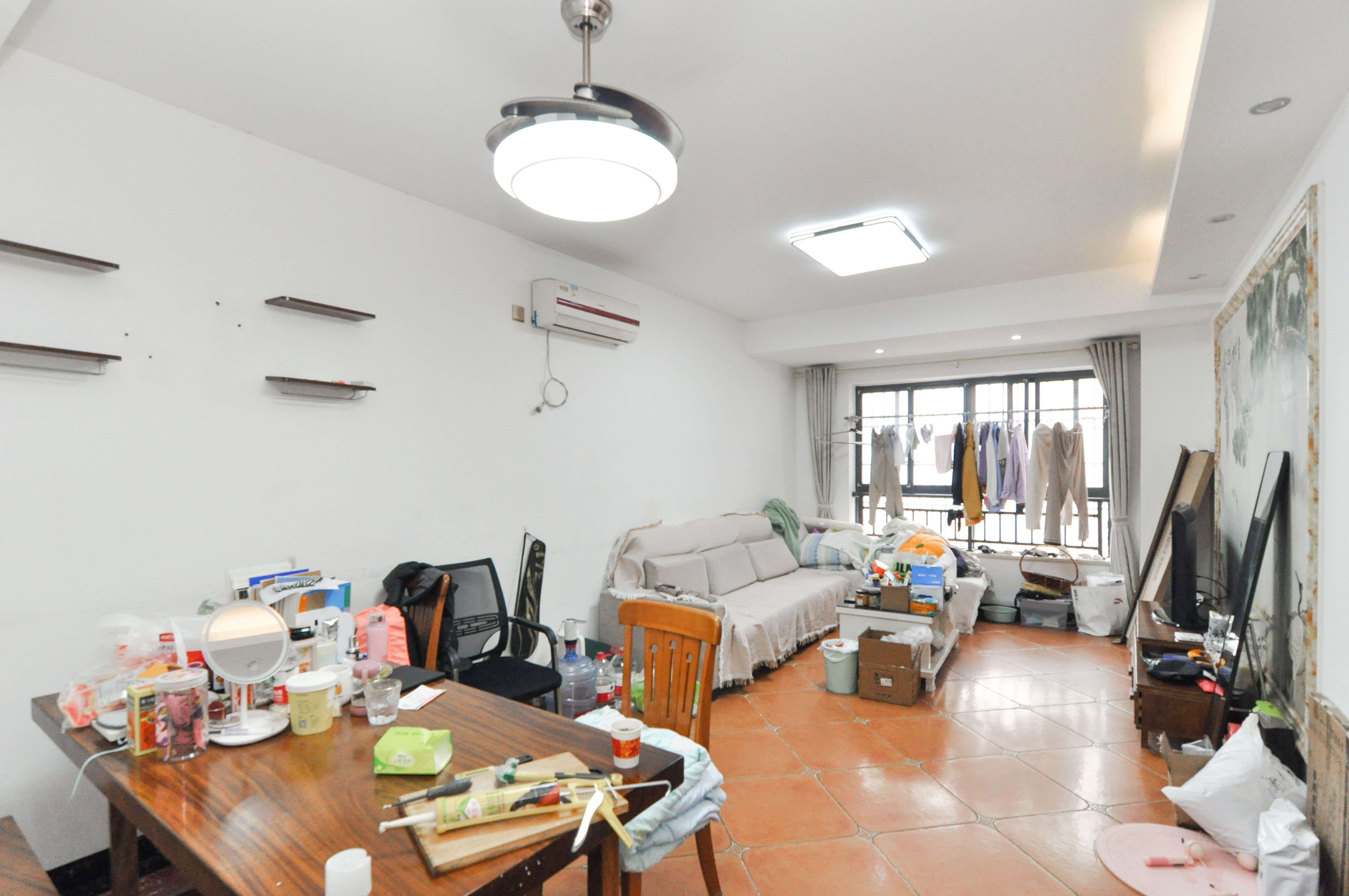 中海梅溪湖壹号  3室2厅1卫    145.8万客厅