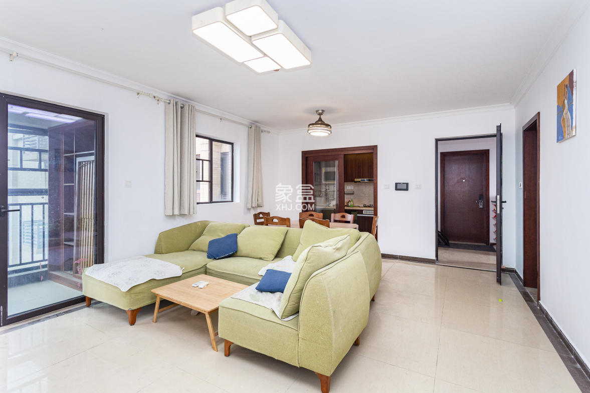 时代倾城二期  4室2厅2卫    109.98万 时代倾城二期  4室2厅2卫    109.98万客厅