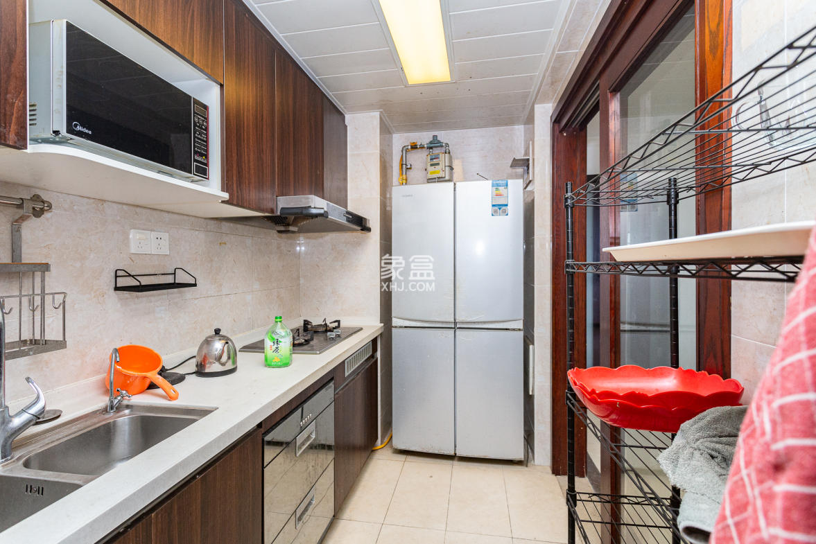 时代倾城二期  4室2厅2卫    109.98万 时代倾城二期  4室2厅2卫    109.98万厨房