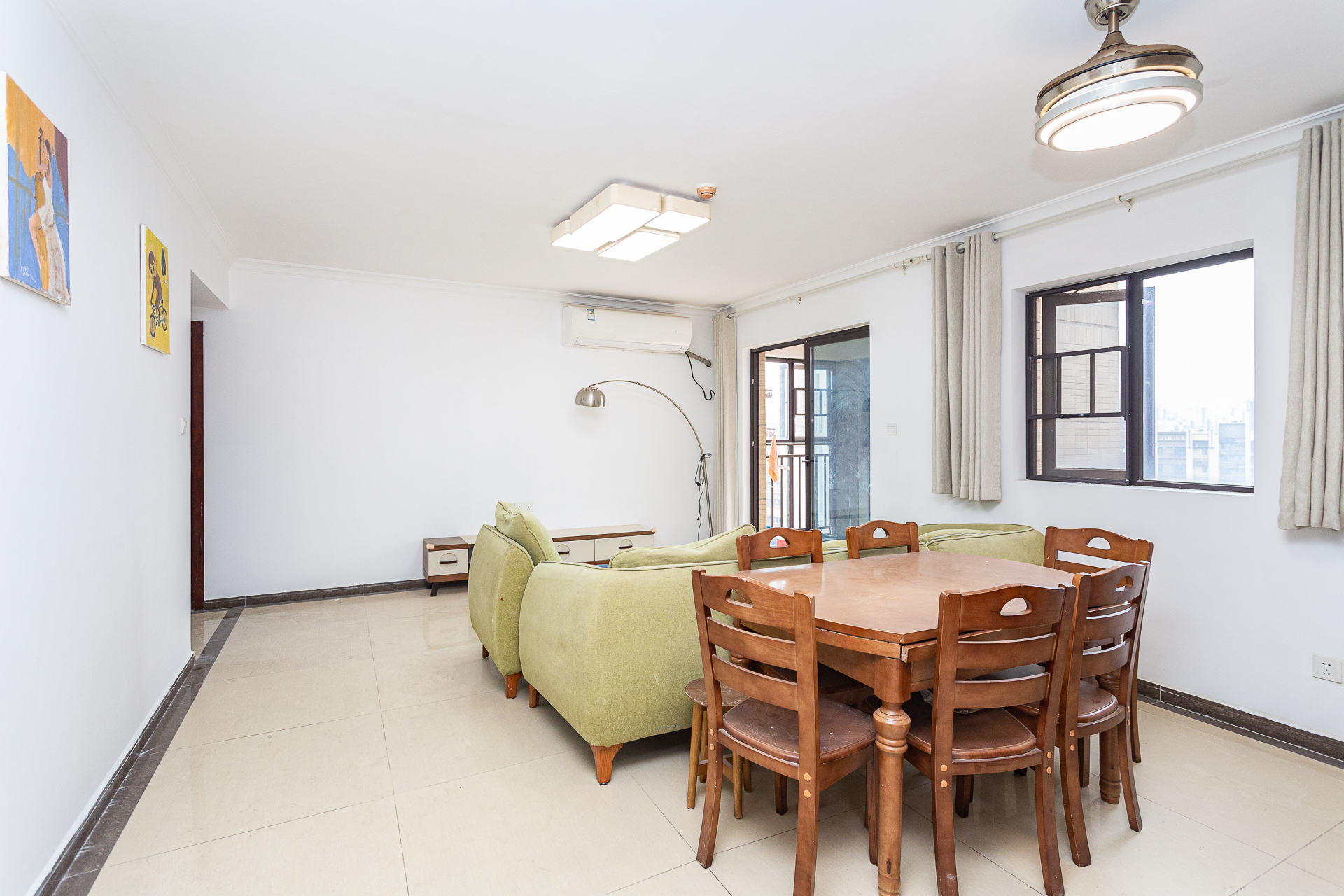 时代倾城二期  4室2厅2卫    109.98万 时代倾城二期  4室2厅2卫    109.98万客厅