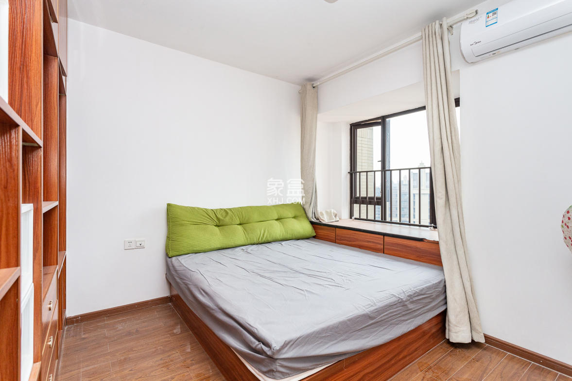 时代倾城二期  4室2厅2卫    109.98万 时代倾城二期  4室2厅2卫    109.98万卧室