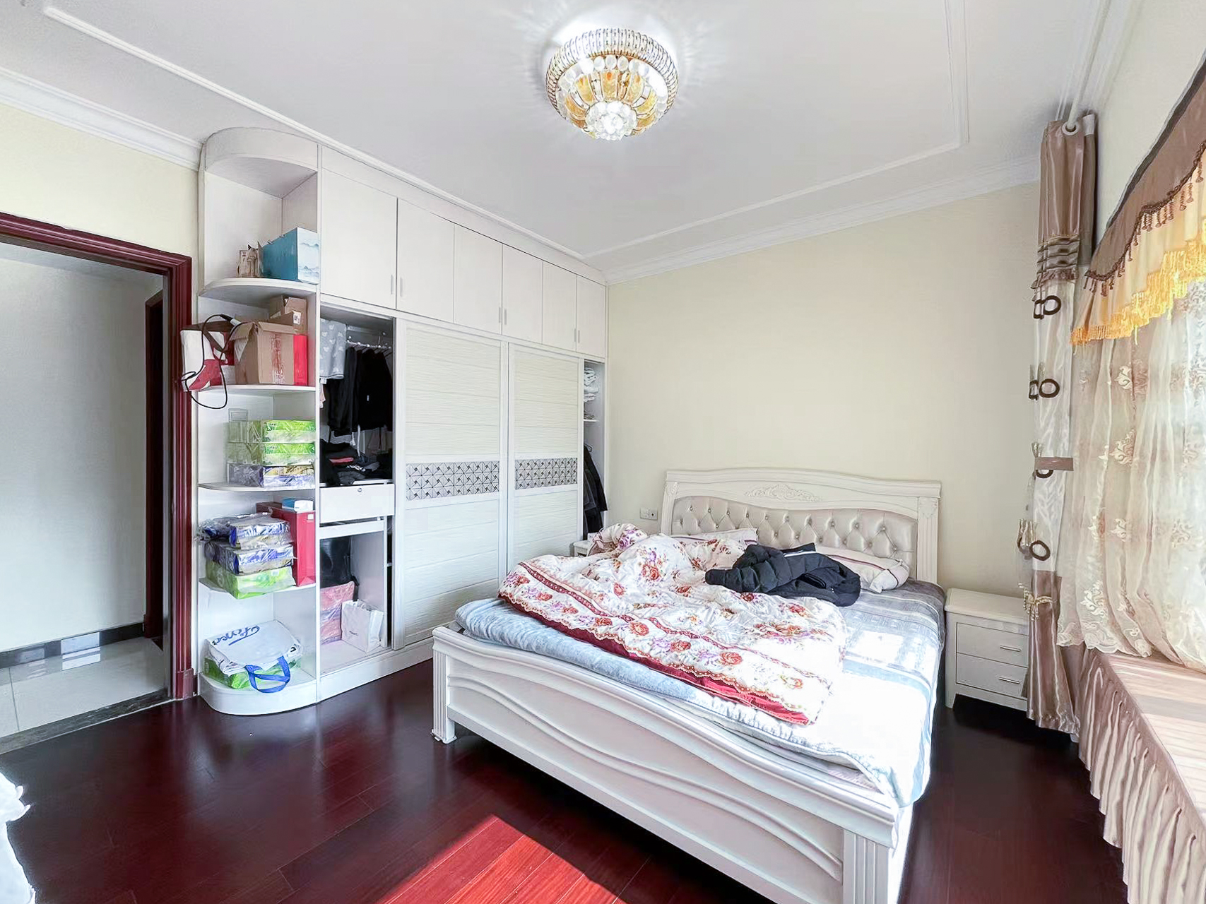 恒大名都 3室2厅1卫 70.0万 恒大名都 3室2厅1卫 70.0万卧室