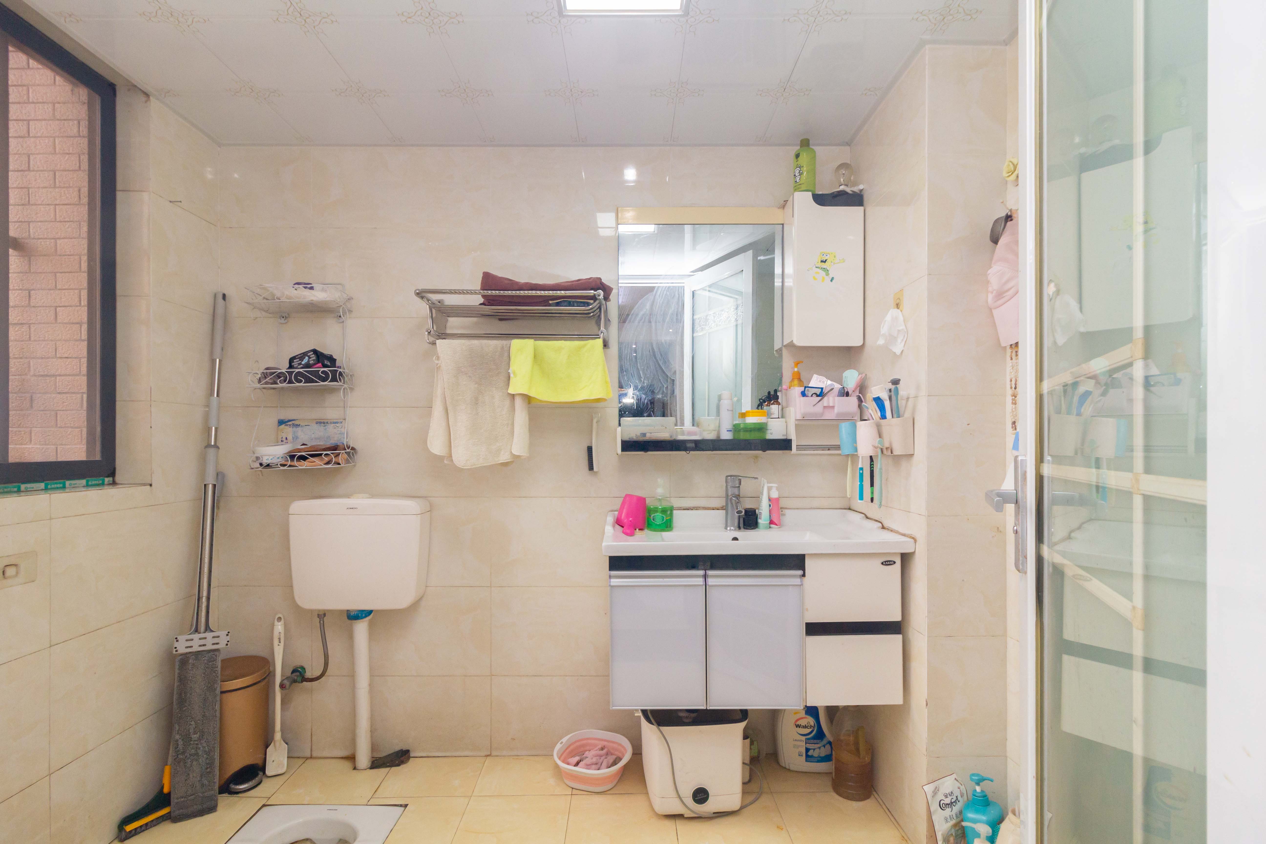 高林仕家  3室2厅1卫    65.8万卫生间