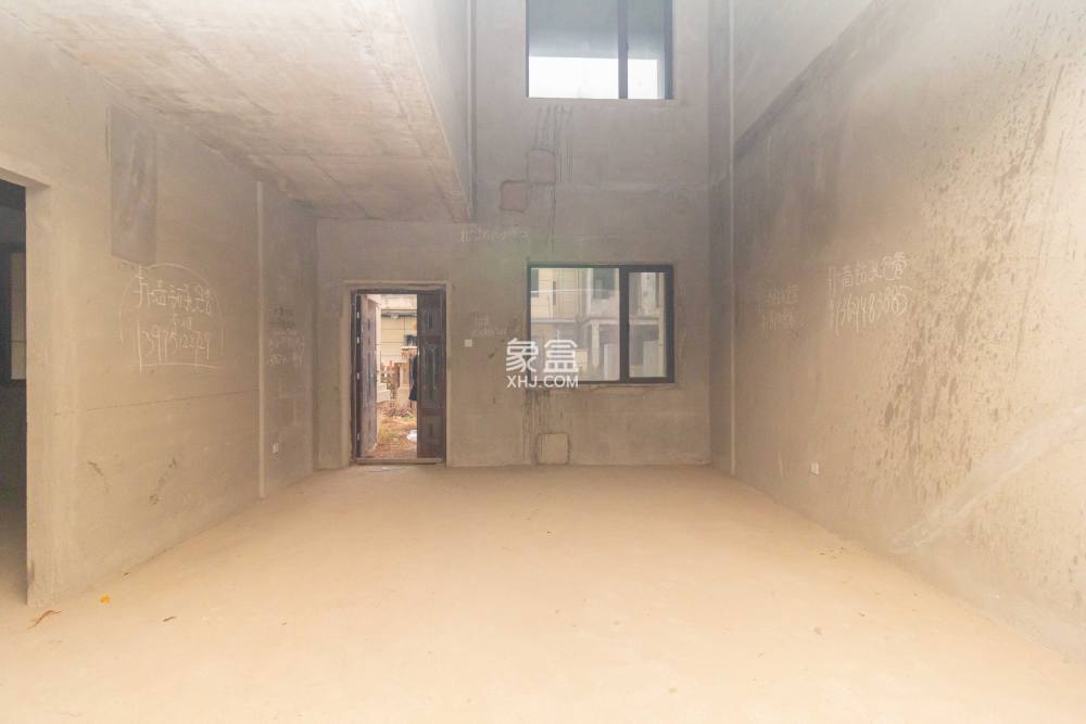 广悦星苑润园  5室2厅2卫    190.0万 叠墅 带花园