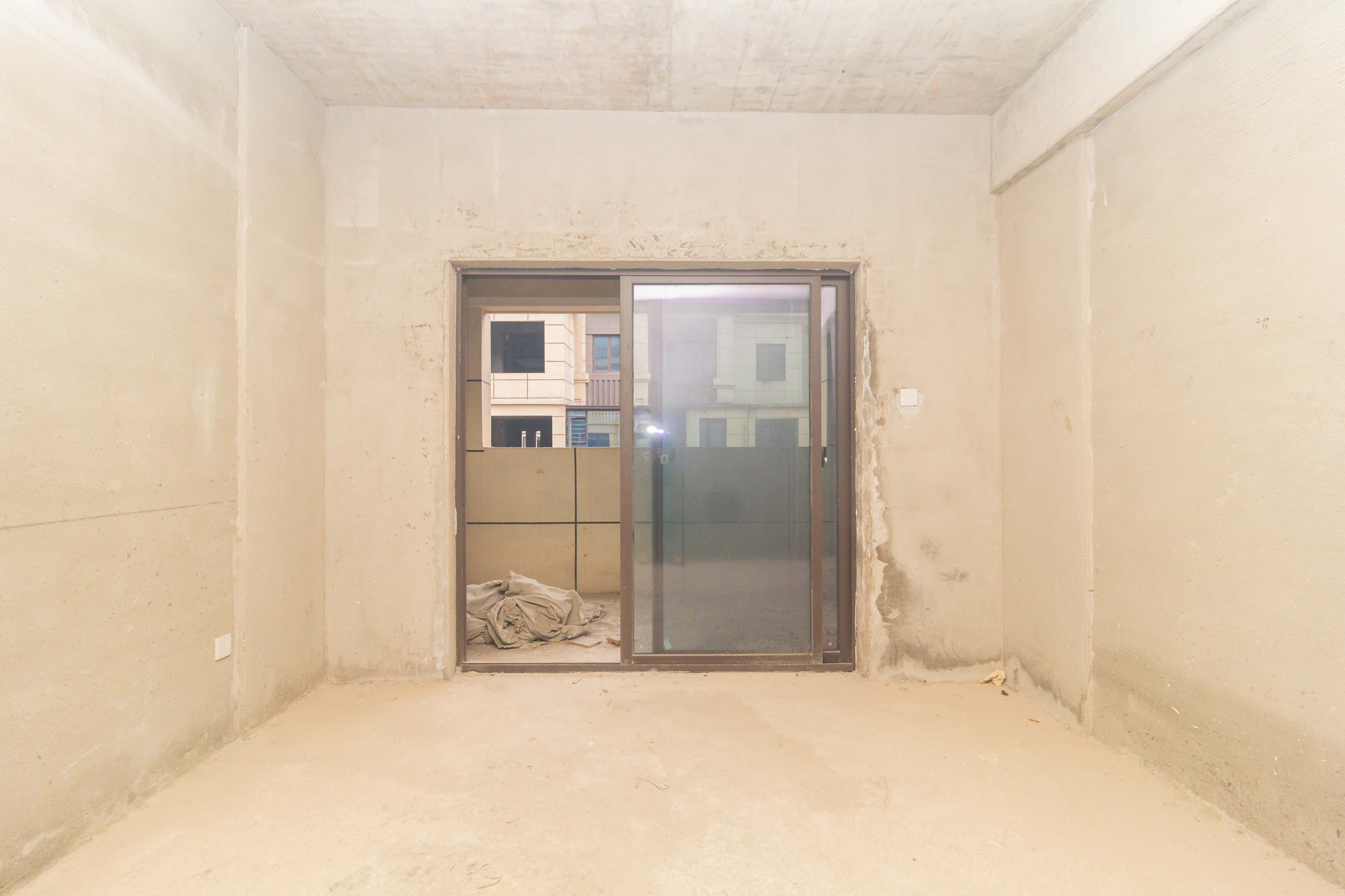 广悦星苑润园 5室2厅2卫 190.0万 广悦星苑润园 5室2厅2卫 190.0万卧室