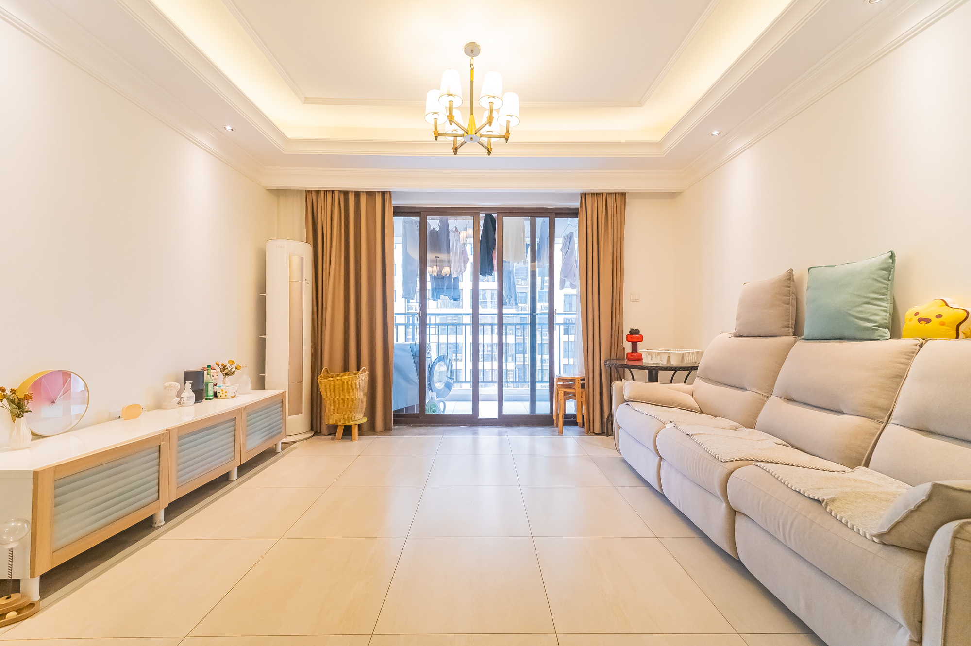 尚鑫海悦(新长海尚海城)  4室2厅2卫    89.8万 尚鑫海悦(新长海尚海城)  4室2厅2卫    89.8万客厅