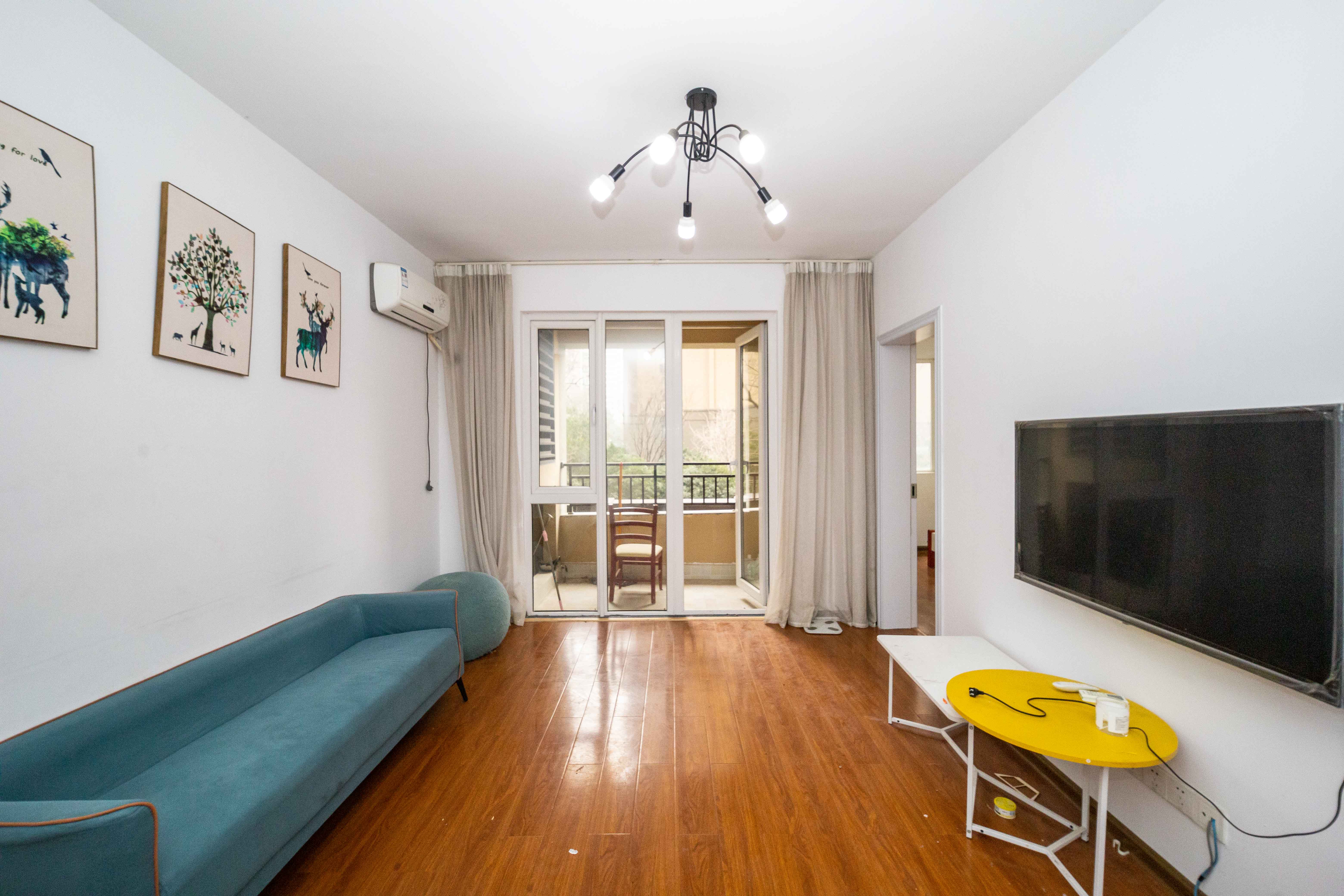 金地格林公馆 3室2厅1卫 73.3万 金地格林公馆 3室2厅1卫 73.3万客厅