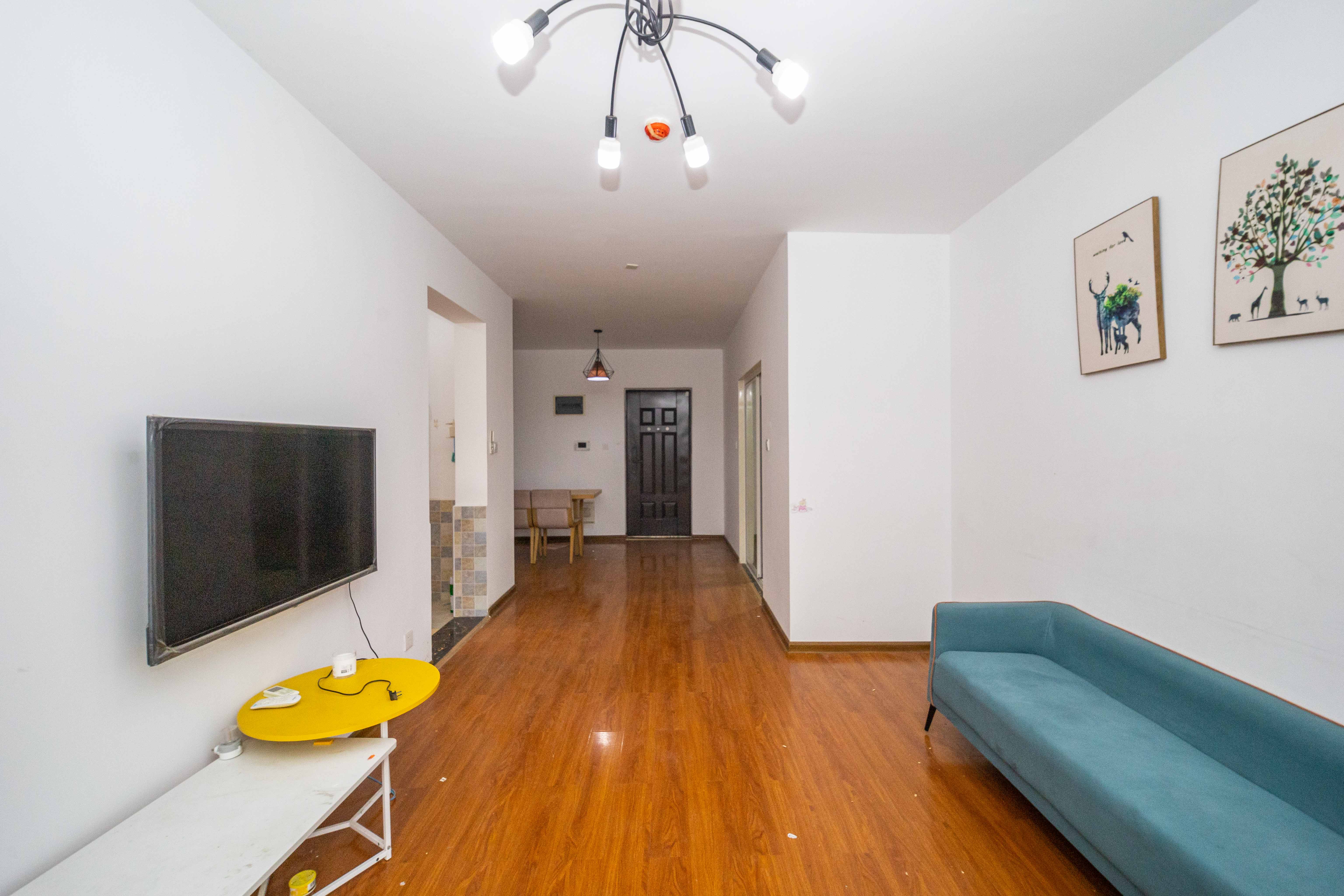 金地格林公馆 3室2厅1卫 73.3万 金地格林公馆 3室2厅1卫 73.3万客厅