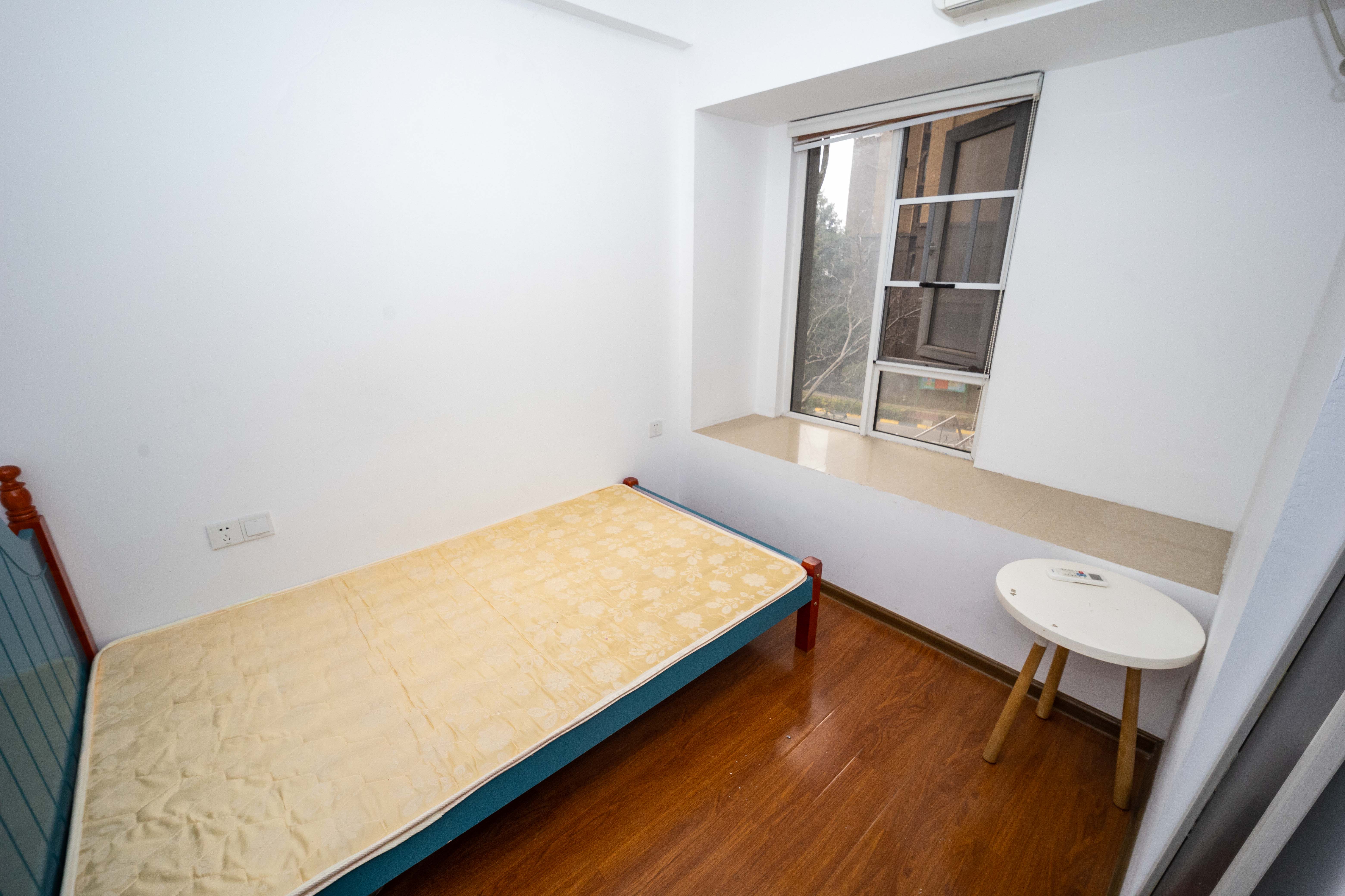 金地格林公馆 3室2厅1卫 73.3万 金地格林公馆 3室2厅1卫 73.3万卧室