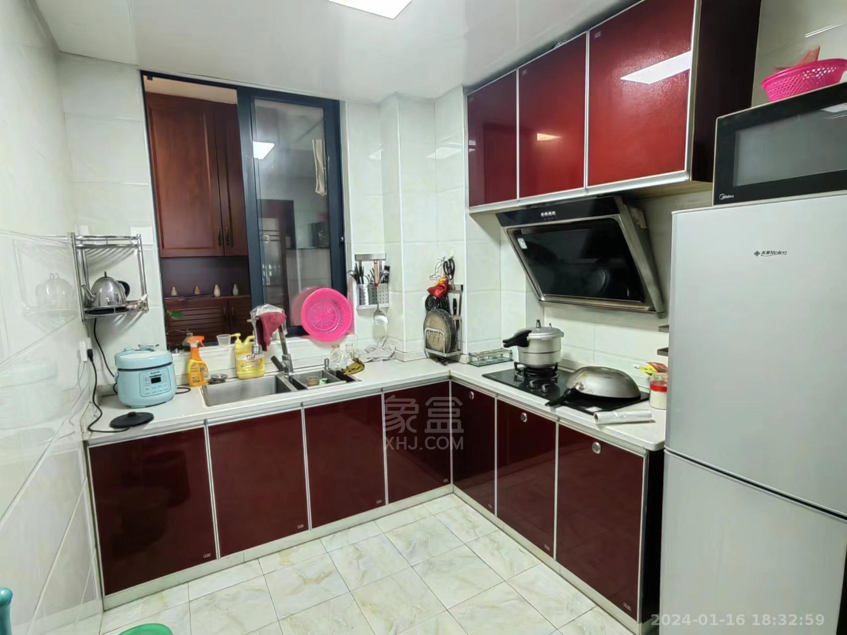 中建御山和苑  3室2厅2卫   2600.00元/月室内图