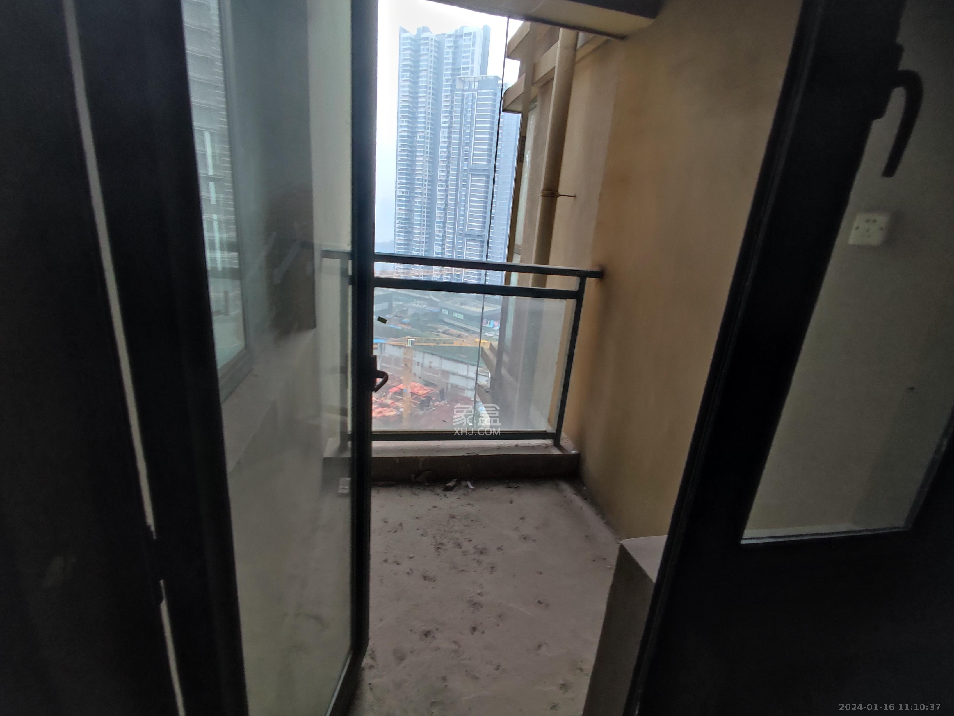 滨江金座  2室2厅1卫   2000.00元/月室内图1
