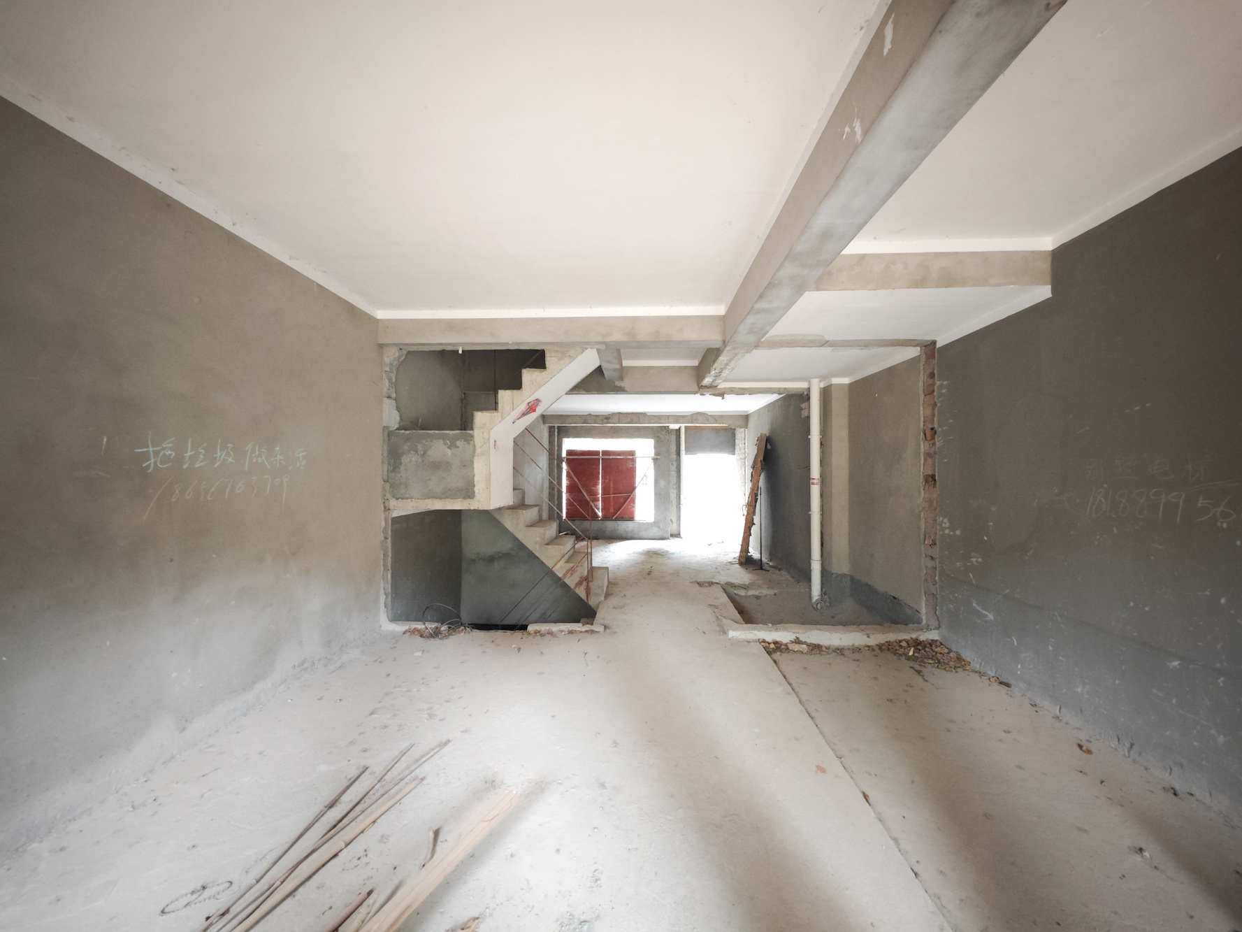 保利城(中航城国际社区、郡原美村) 5室3厅3卫 238.0万 保利城(中航城国际社区、郡原美村) 5室3厅3卫 238.0万客厅