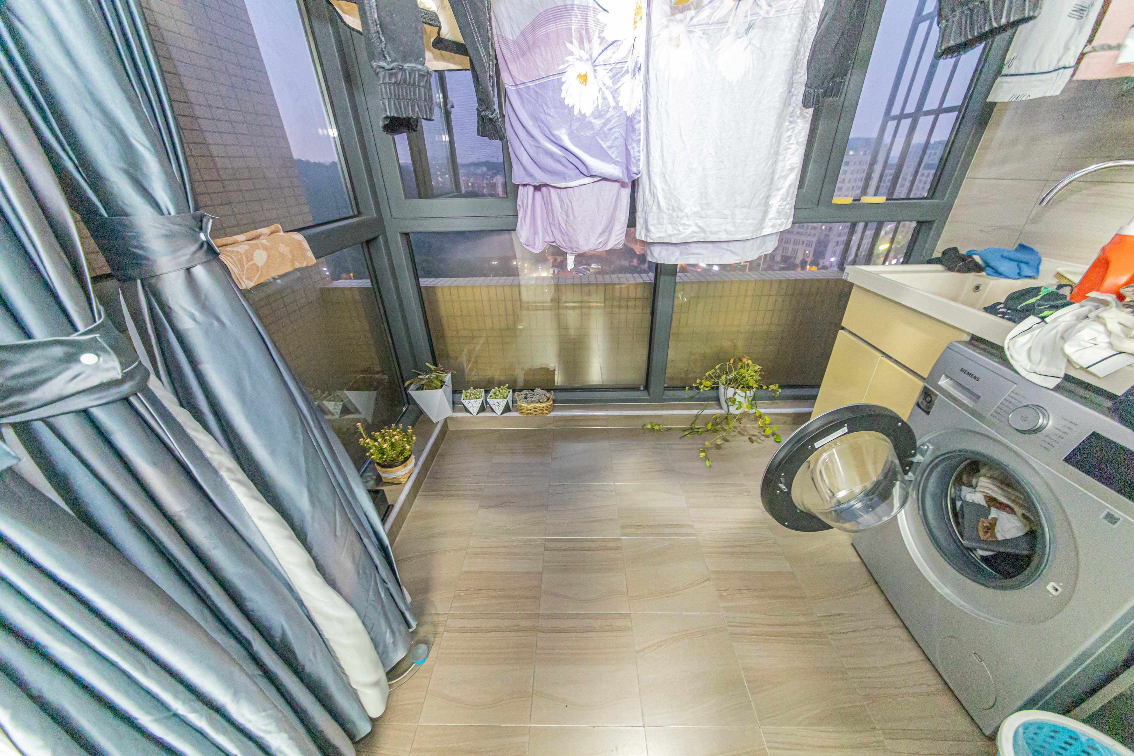 北辰中央公园C区  3室2厅1卫   118.50万阳台