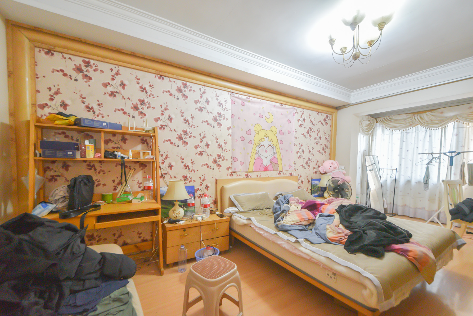 泰时花园  4室2厅2卫   99.80万卧室