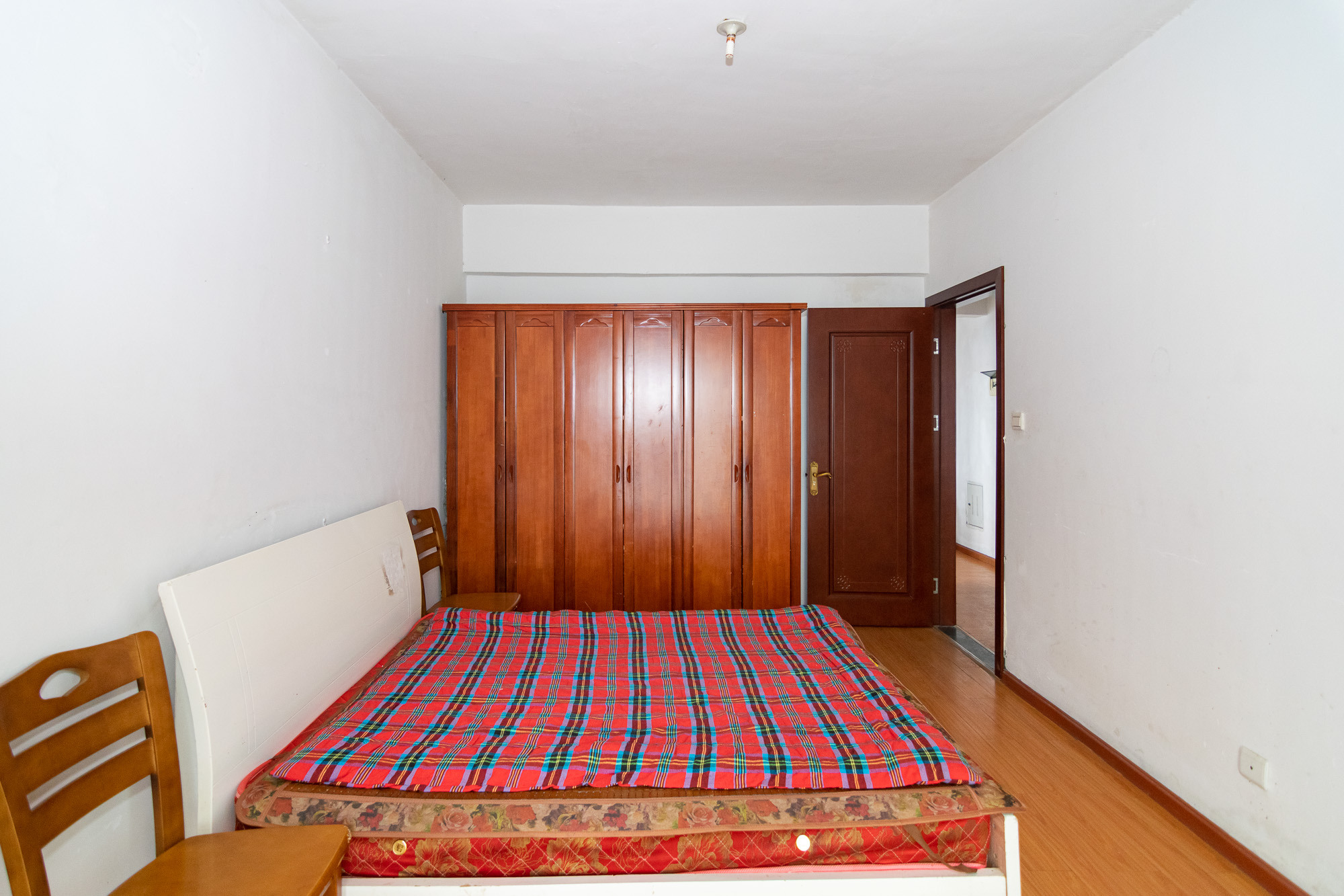 新雅黄金苑 2室2厅1卫 32.8万 新雅黄金苑 2室2厅1卫 32.8万卧室