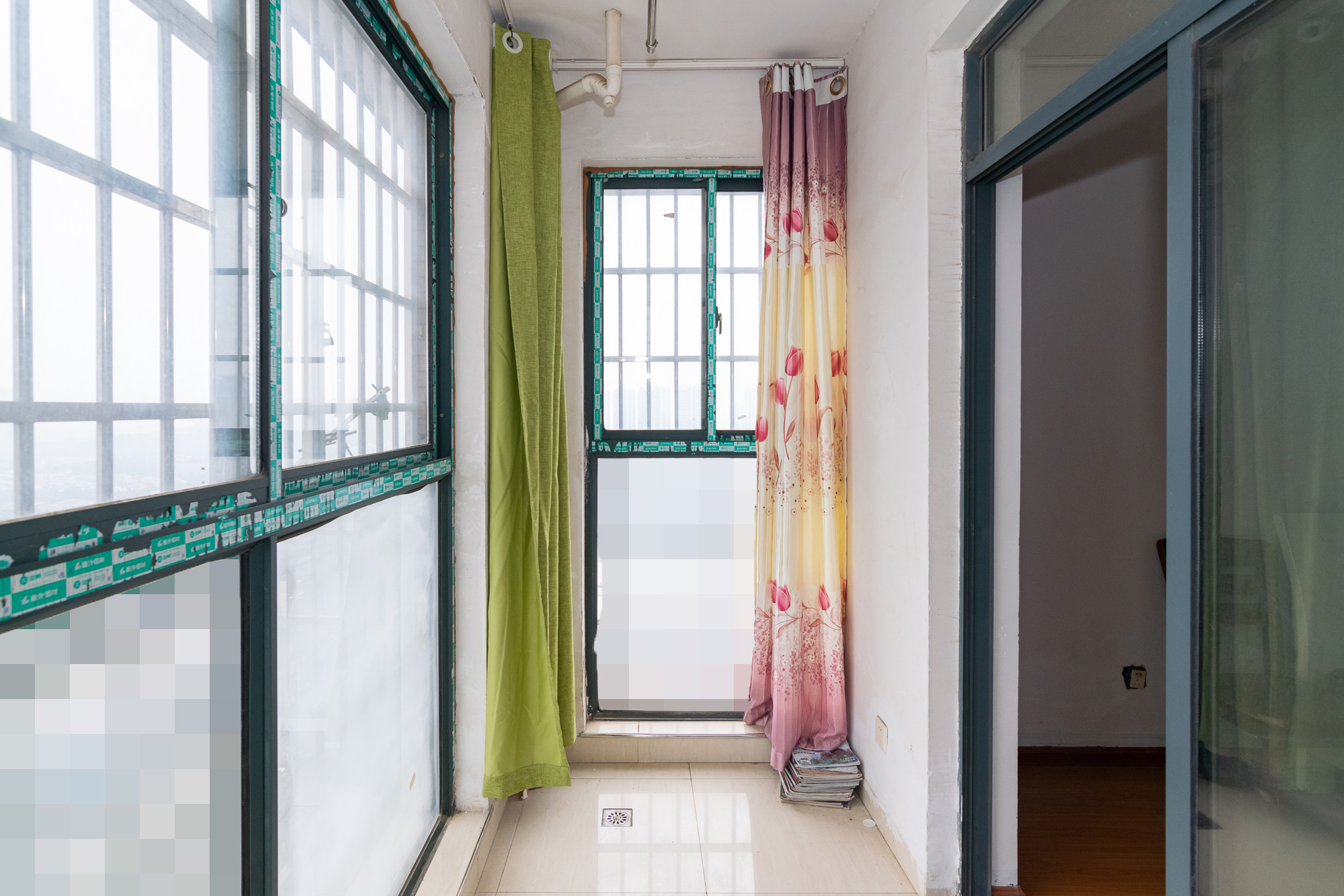 新雅黄金苑 2室2厅1卫 32.8万 新雅黄金苑 2室2厅1卫 32.8万阳台