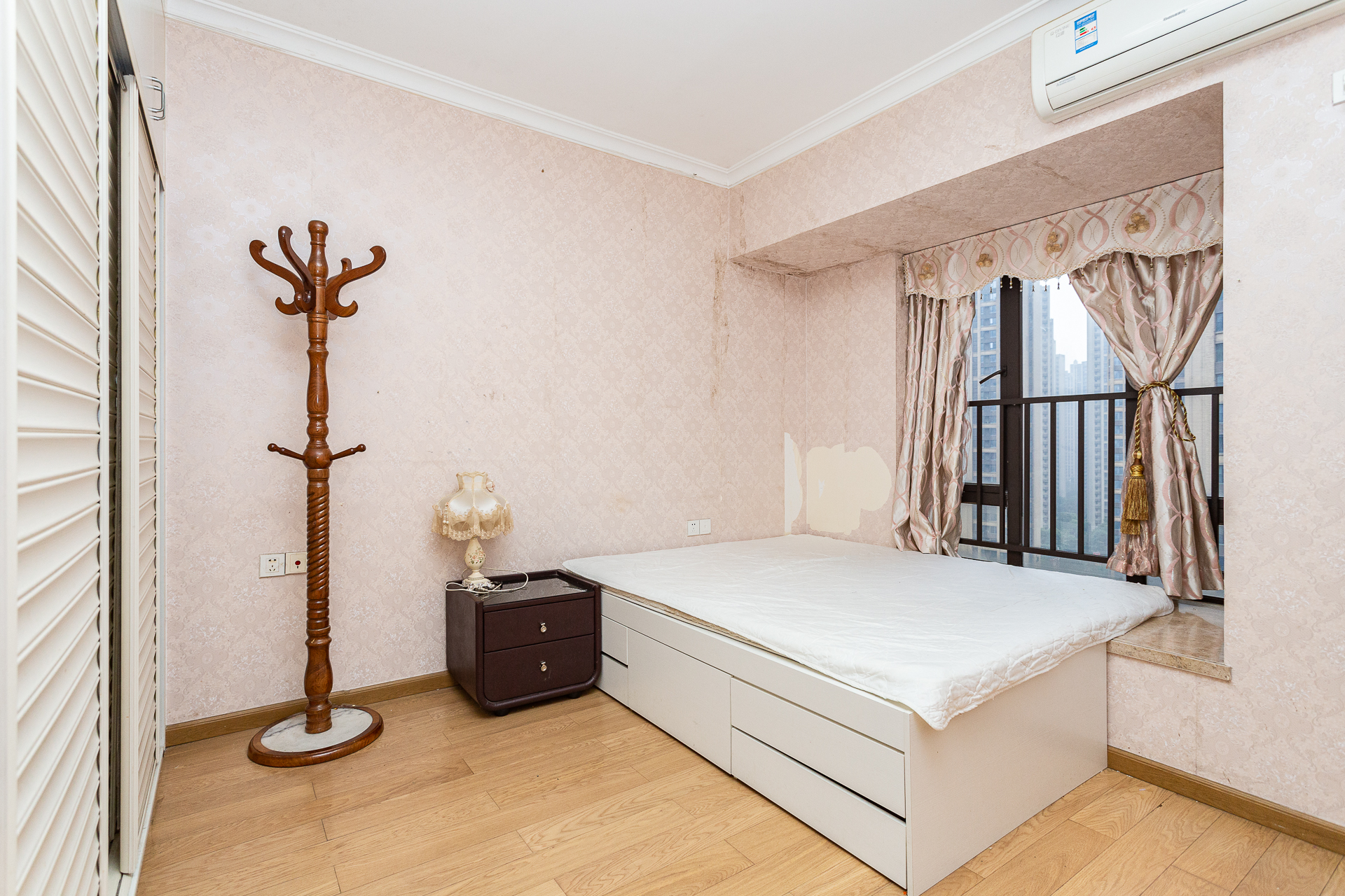 时代倾城一期 3室2厅1卫 86.0万 时代倾城一期 3室2厅1卫 86.0万卧室