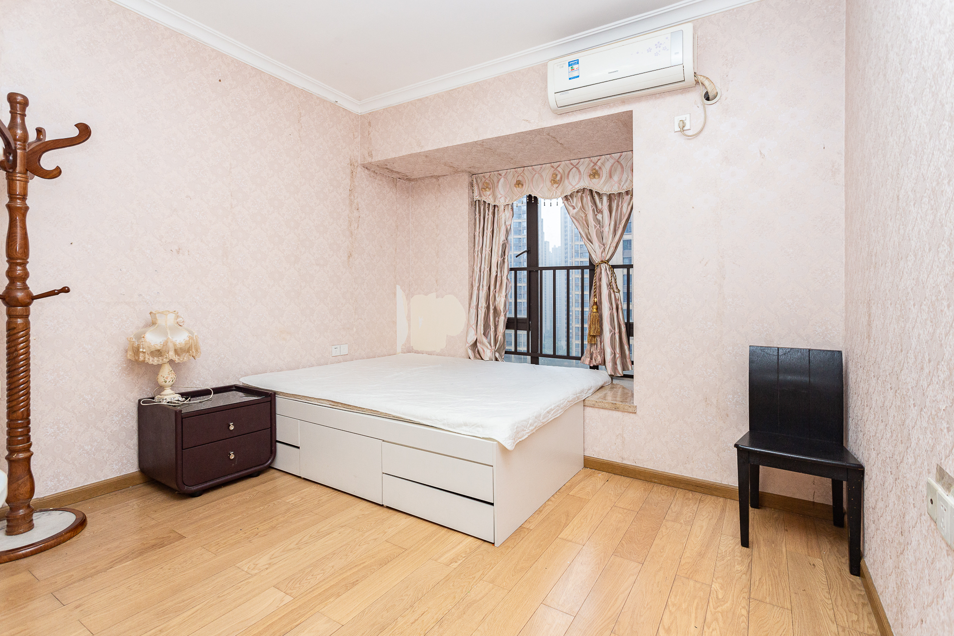 时代倾城一期 3室2厅1卫 86.0万 时代倾城一期 3室2厅1卫 86.0万卧室